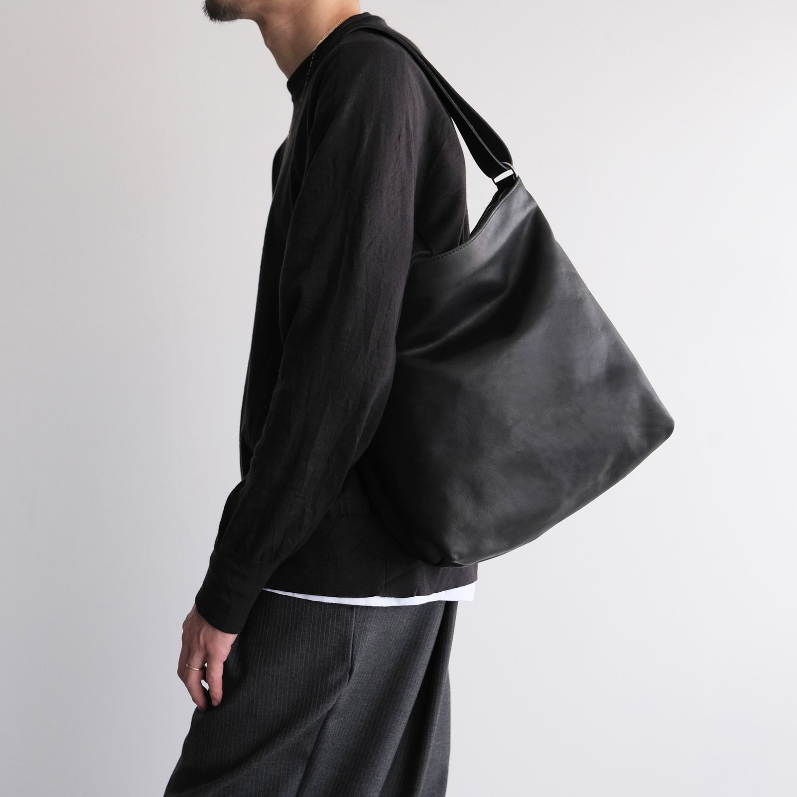 Soft Horse Full Grain Nylon Lining Shoulder Bag -バッグ-（Black / ブラック）