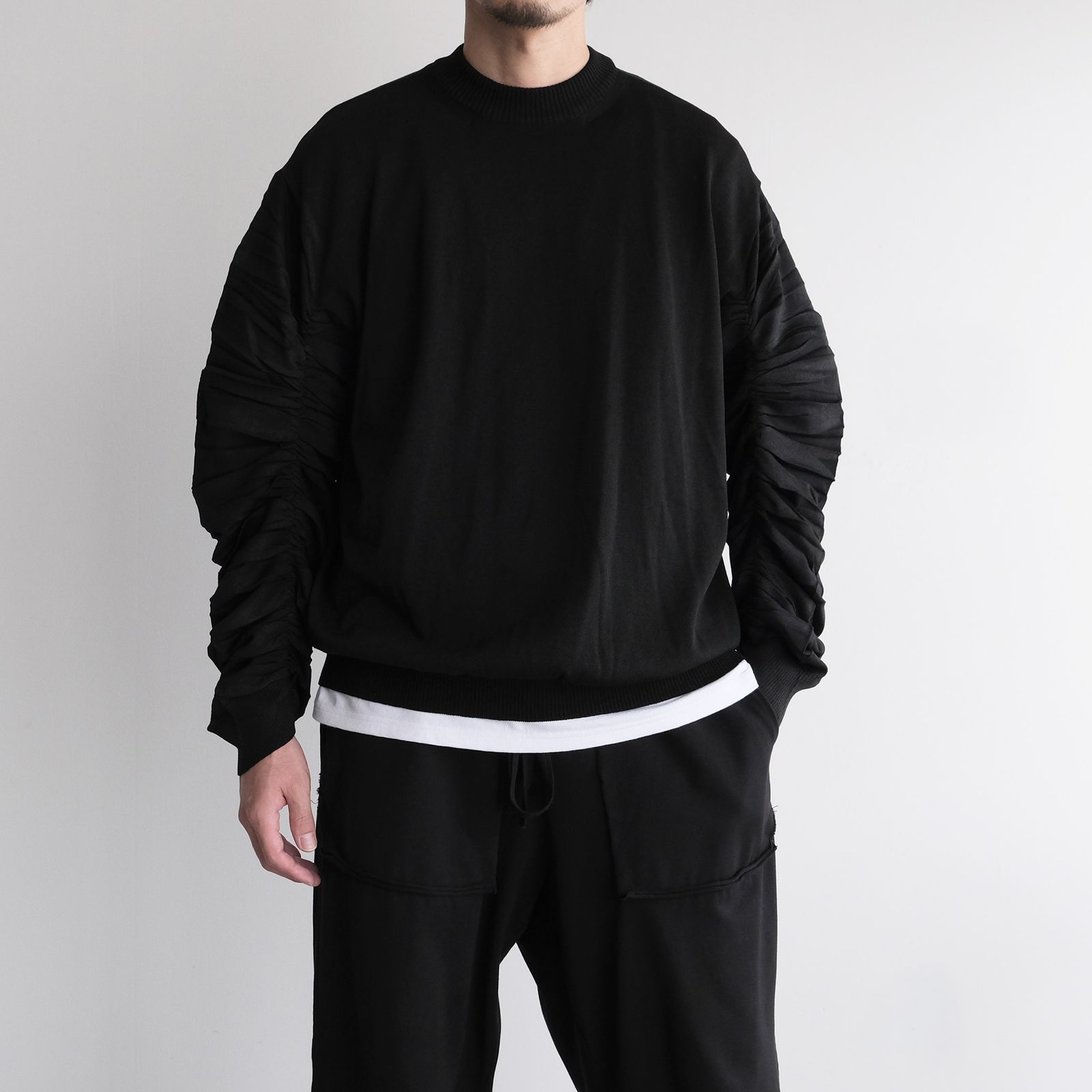 "Shirring" Sleeve Knit -ニット-（Black / ブラック）