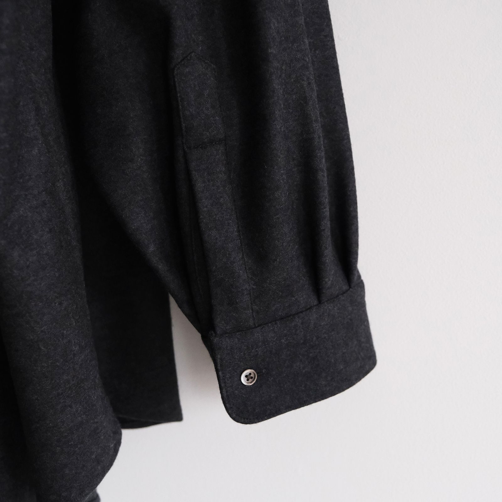 Wool Smooth Flannel Oversized Band Collar Shirt -シャツ-（Gray / グレー）