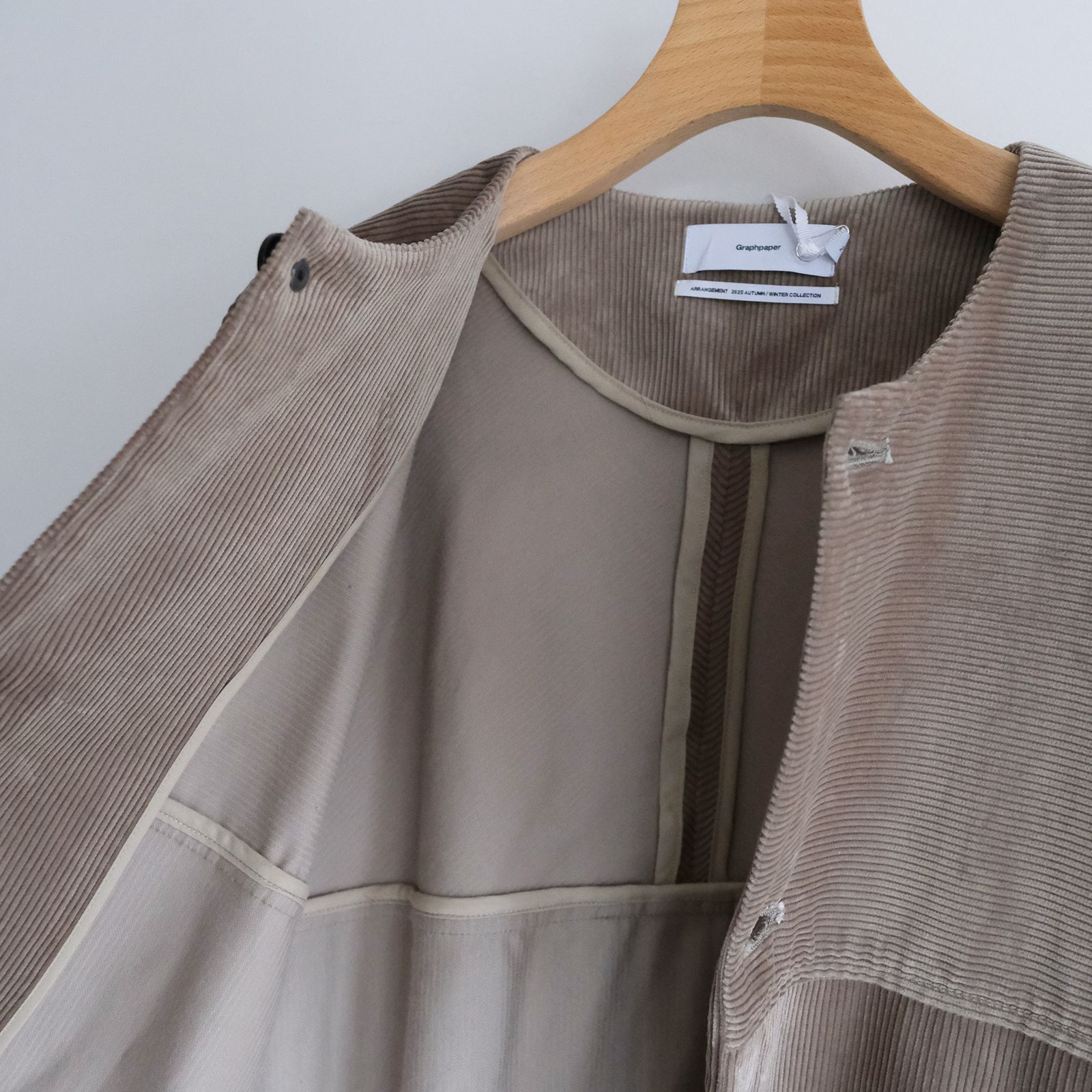 Suvin Corduroy Collarless Jacket -ジャケット-（Grege / グレージュ）