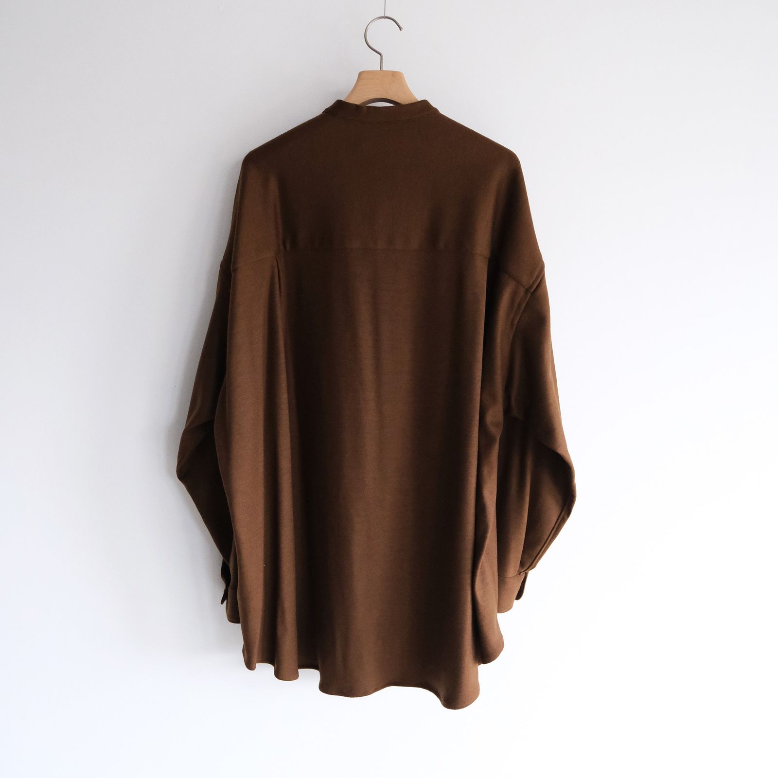 Wool Smooth Flannel Oversized Band Collar Shirt -シャツ-（Brown / ブラウン）