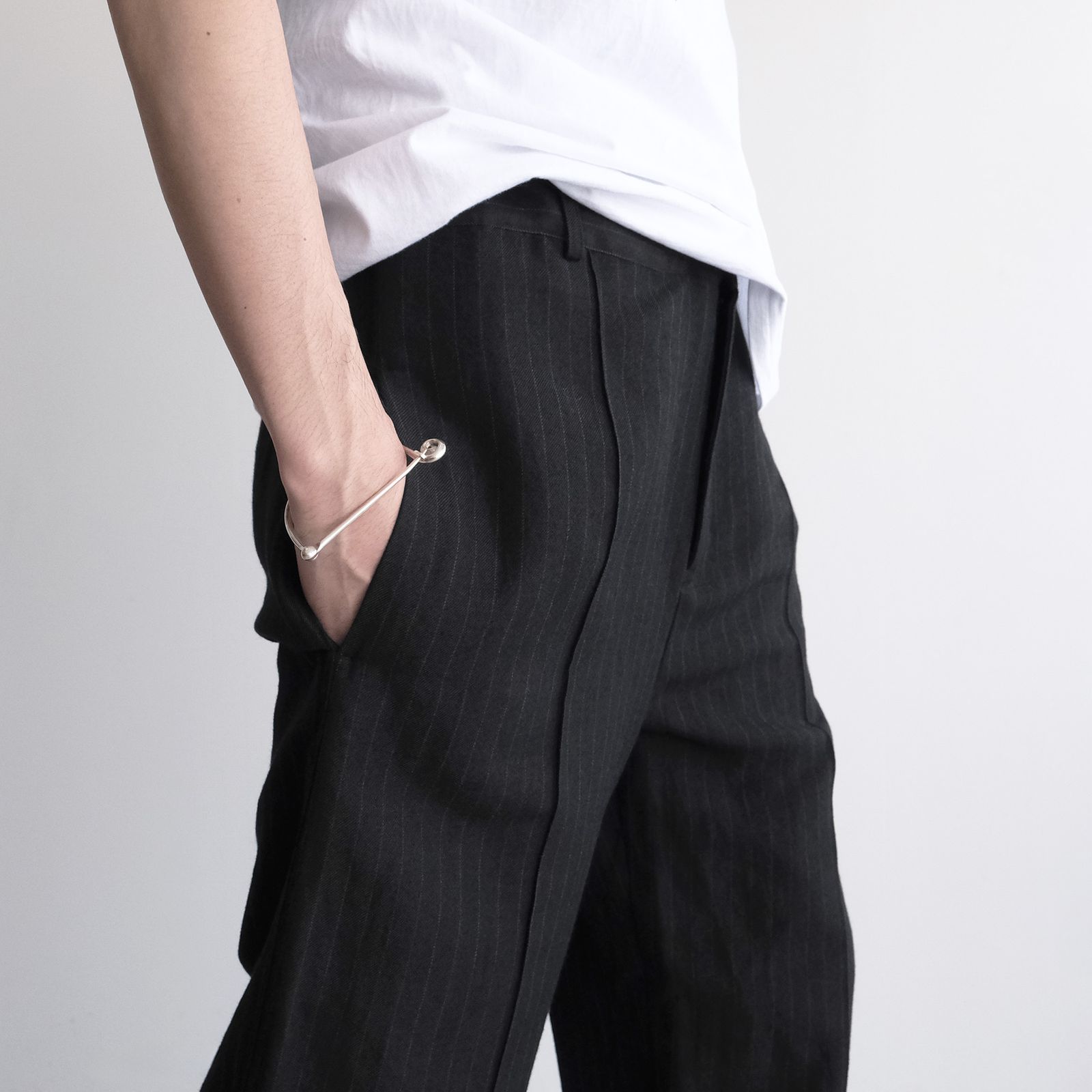 Pin-stripe Trousers -パンツ-（Black / ブラック）