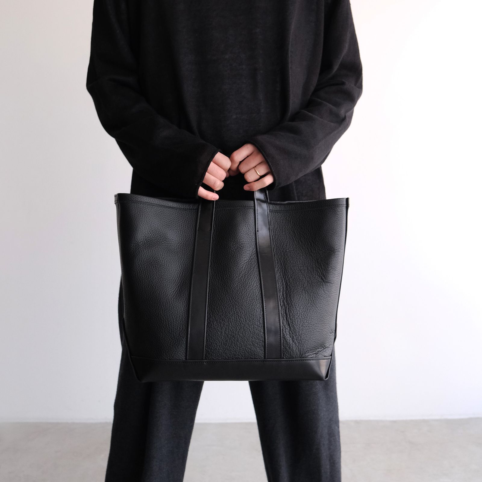 Day Tote Bag M -バッグ-（Black / ブラック）