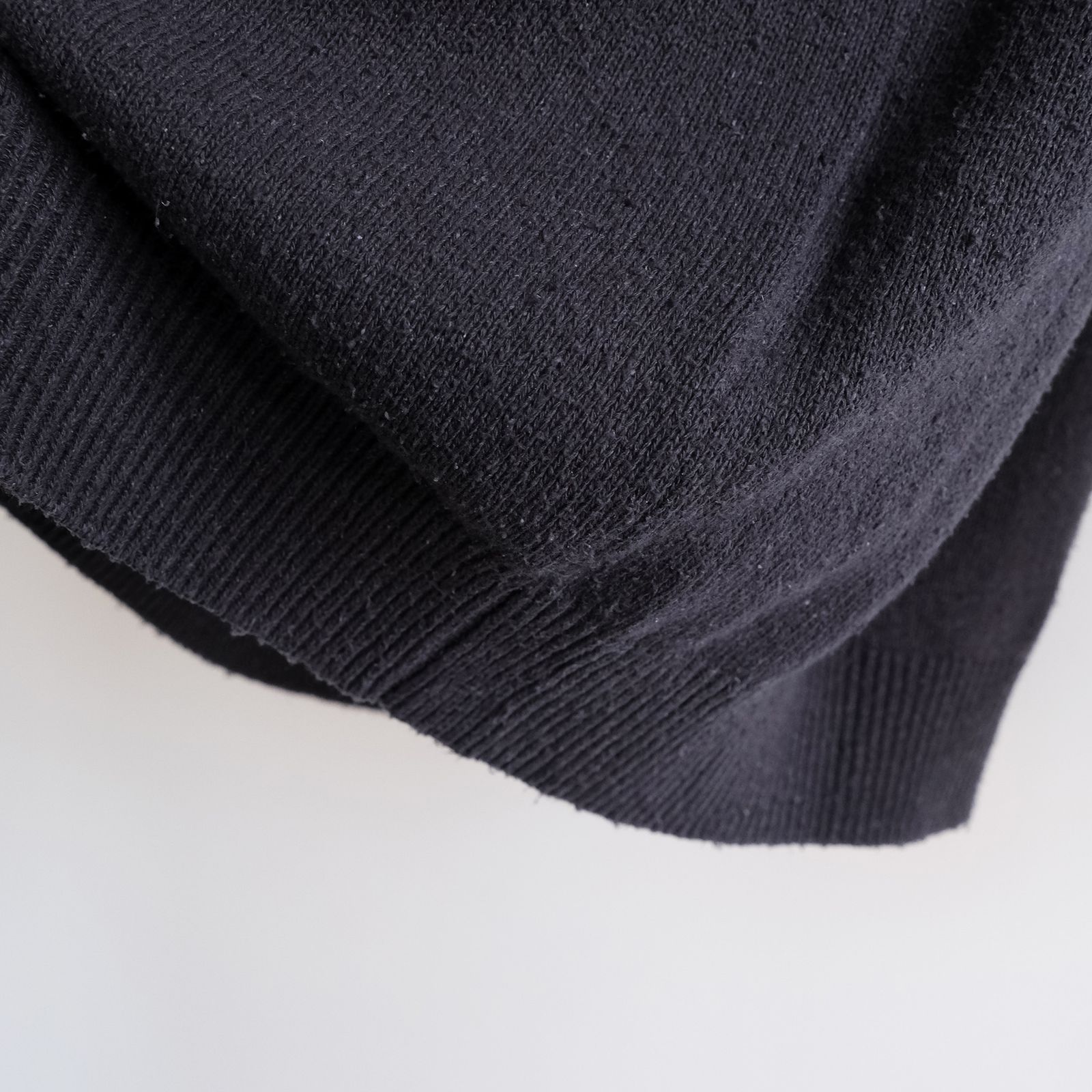 Silk Knit Turtle Neck -ニット-（Dark Navy / ダークネイビー）