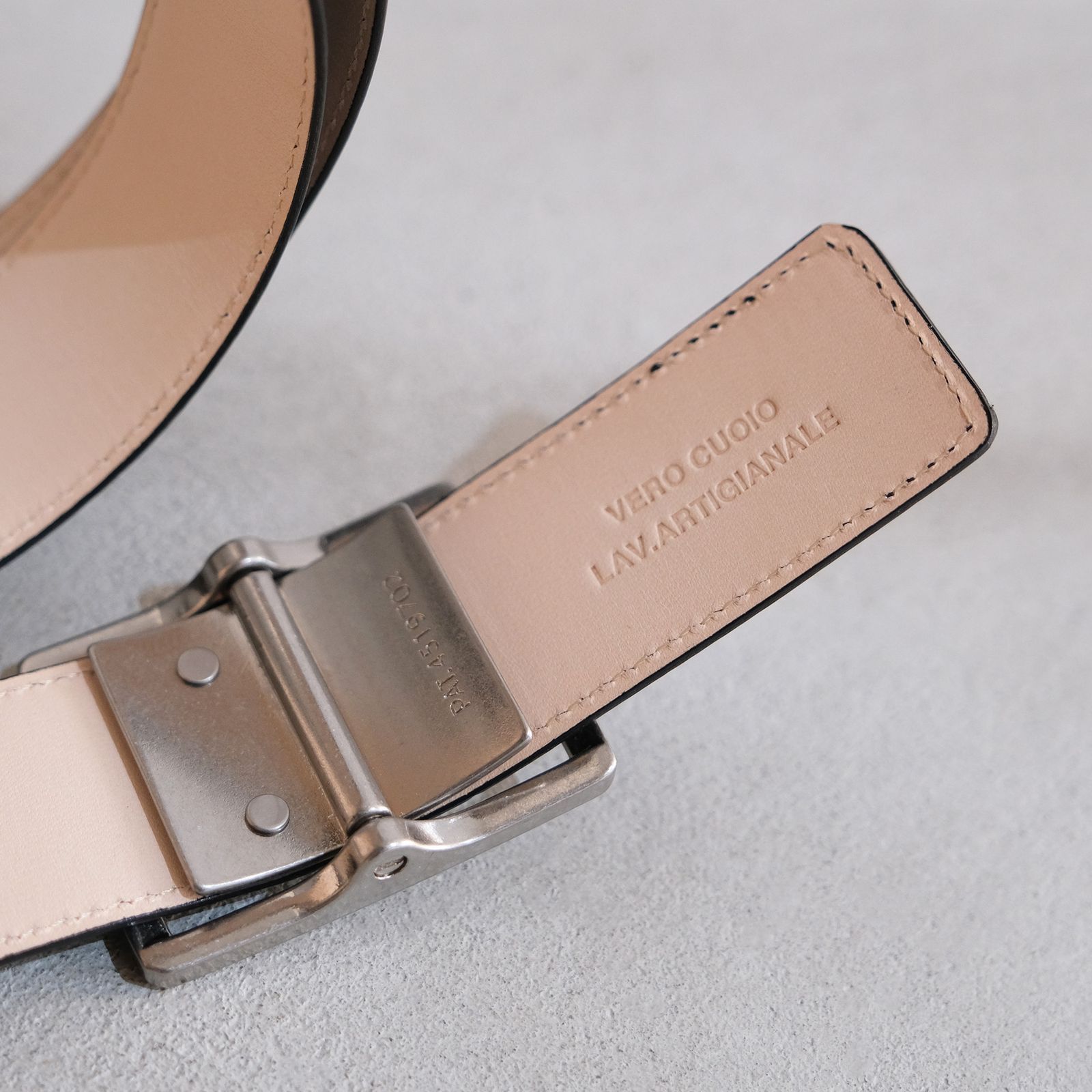 Graphpaper Holeless Leather Classic Belt -ベルト-（Black / ブラック）