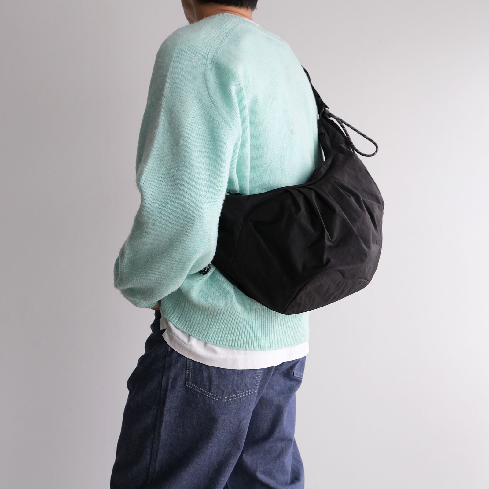 Textured Twill Body Bag -バッグ-（Black / ブラック）