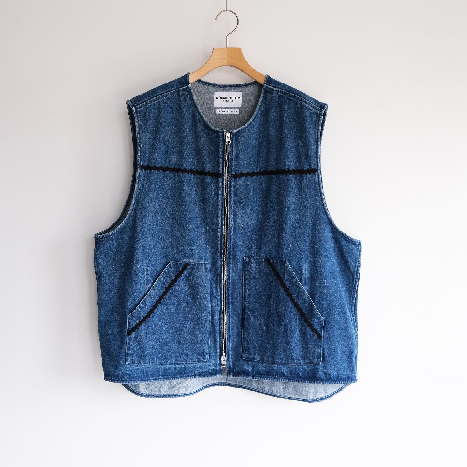 Trim Embroidery Denim Vest -ベスト-（Indigo×Black / インディゴ×ホワイト）
