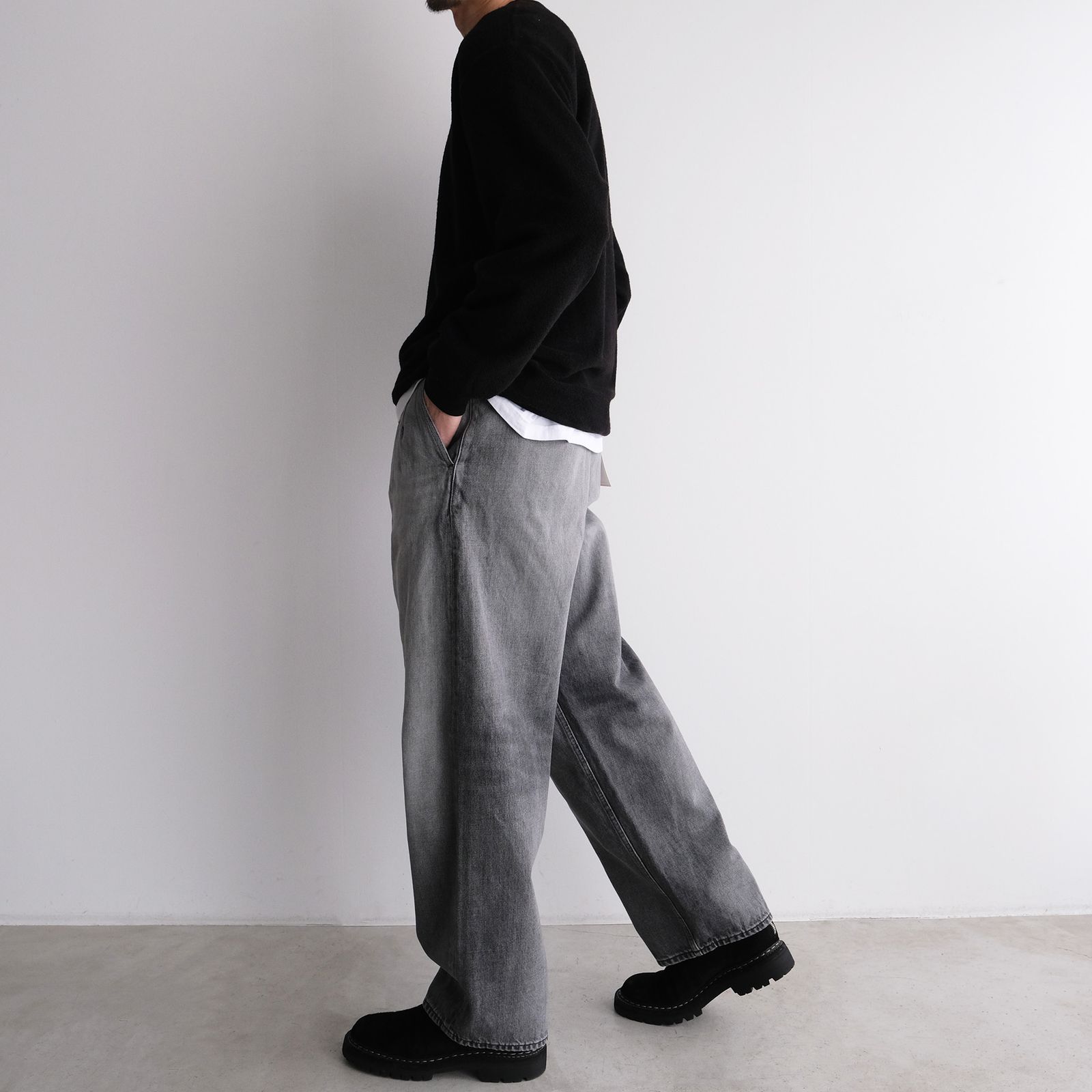 Selvage Denim Two Tuck Pants -デニムパンツ-（Black Light Fade / ブラックライトフェード）GU261-40061LB