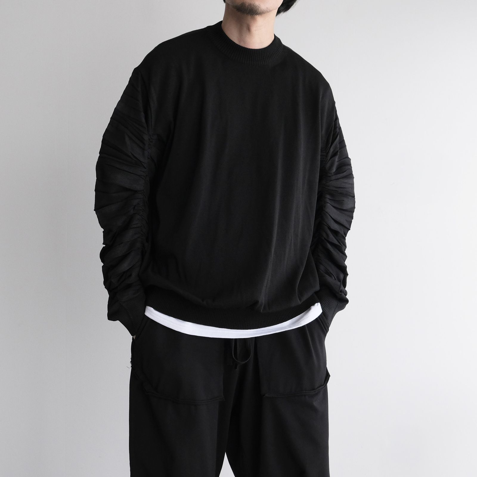 "Shirring" Sleeve Knit -ニット-（Black / ブラック）