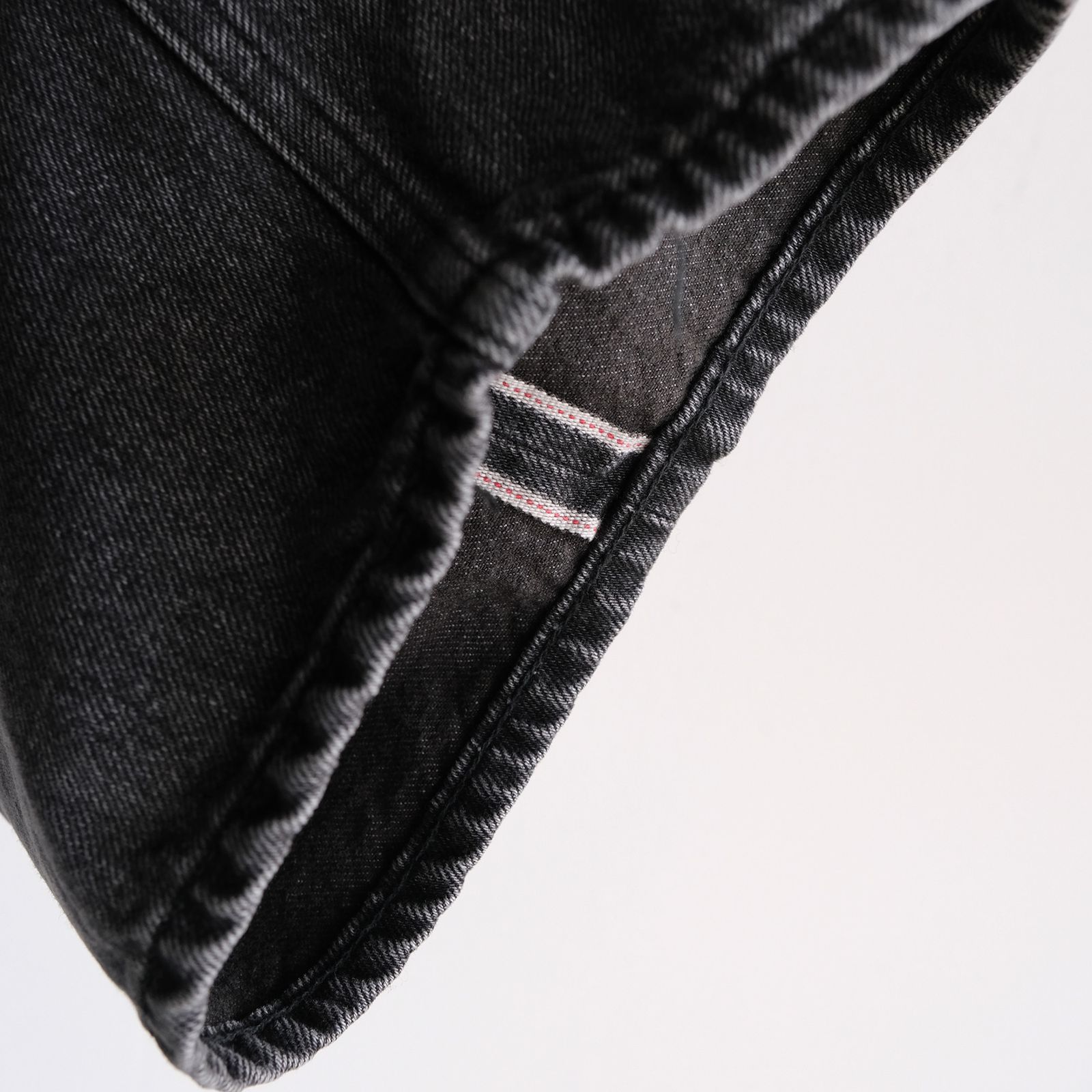 Selvage Denim Two Tuck Pants -デニムパンツ-（Black Light Fade / ブラックライトフェード）GU261-40061LB