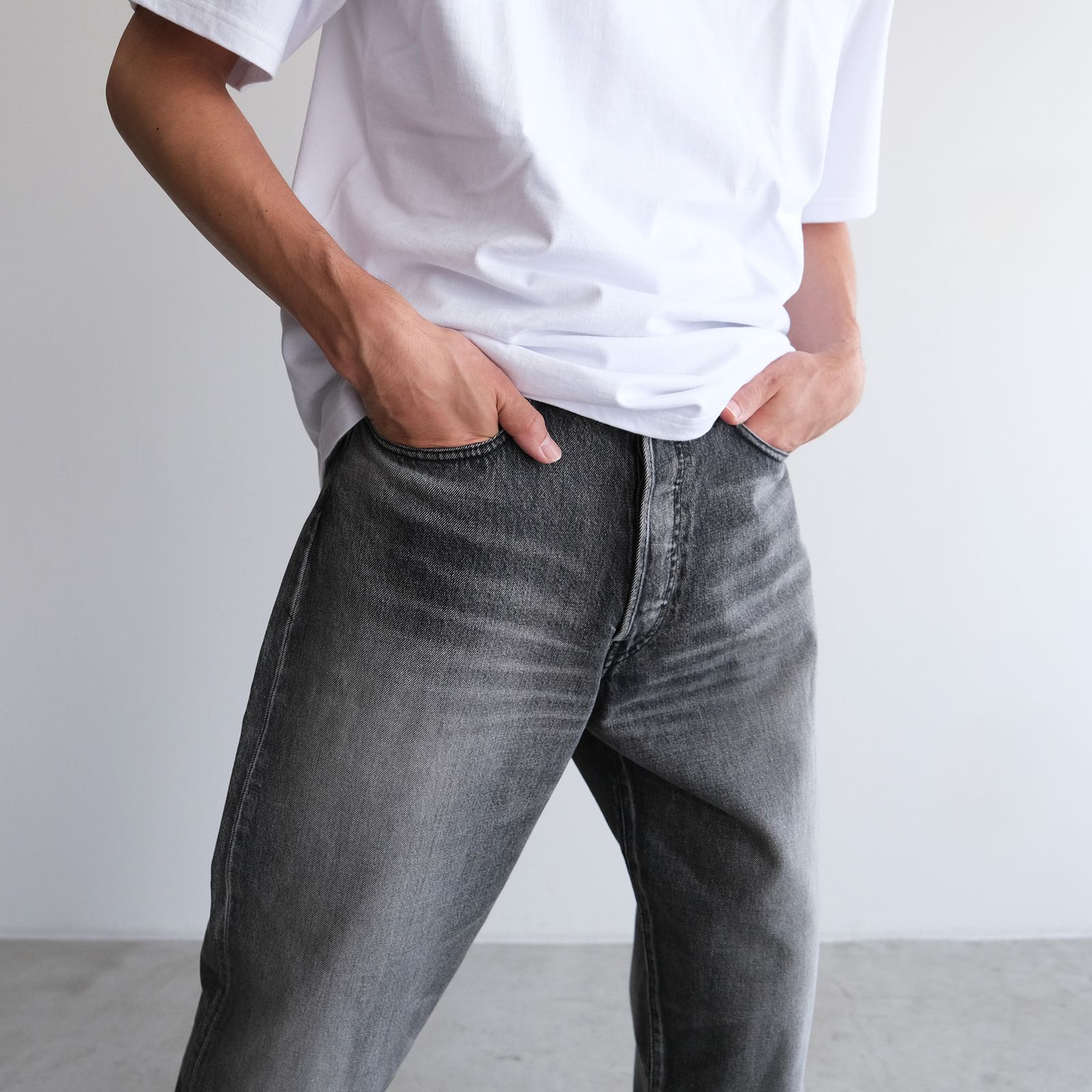 Selvage Denim Five Pocket Tapered Pants -パンツ-（Black Light Fade / ブラックライトフェード）
