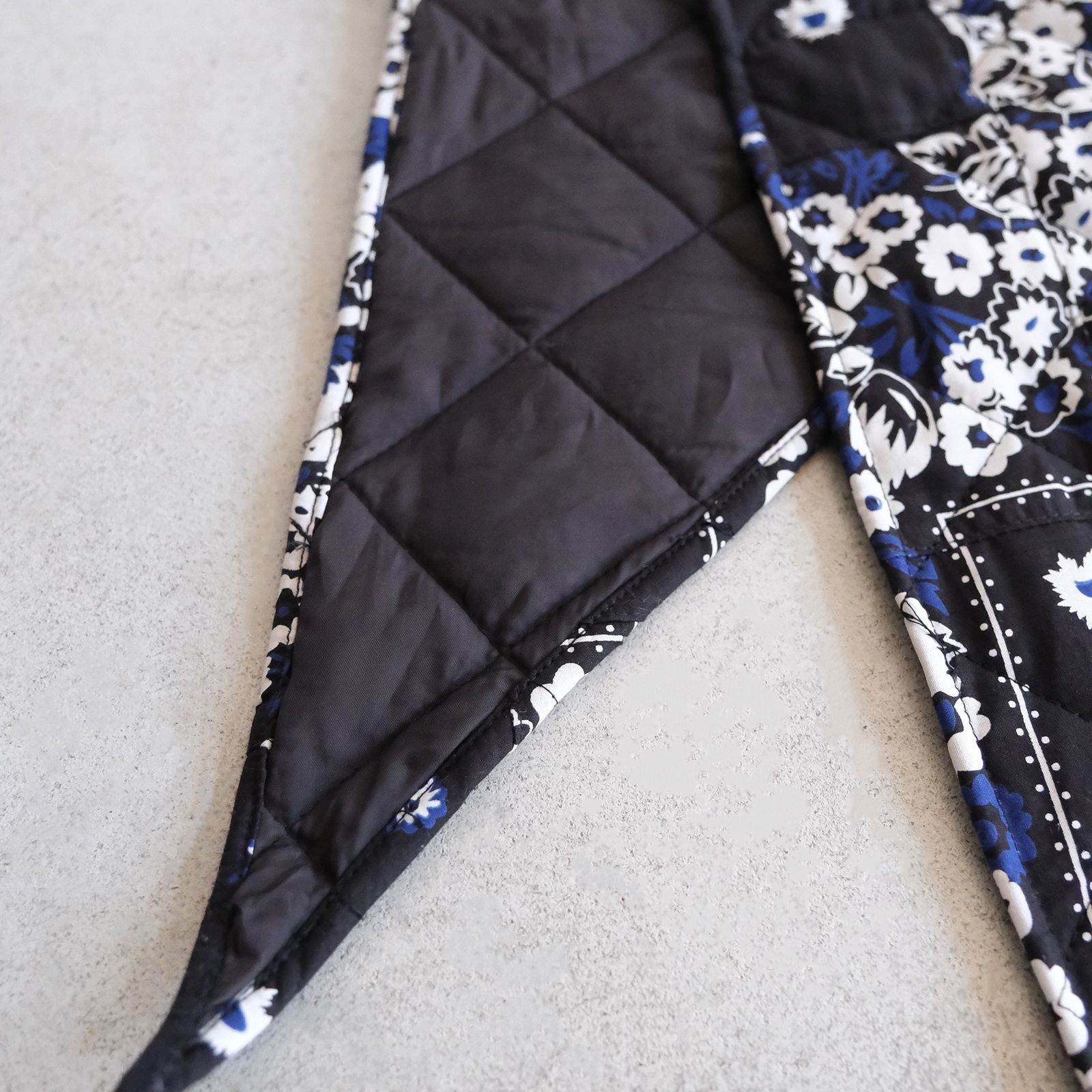 Patchwork Bandana Quilted Hood -スカーフ-（Black×Blue / ブラック×ブルー）