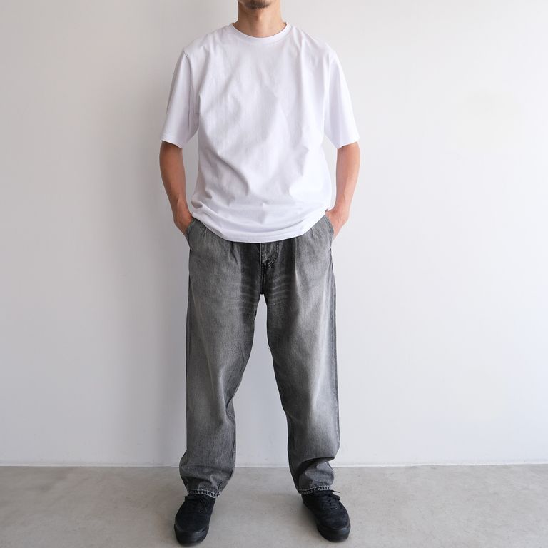 Men'sモデル身長182cm、体重68kg（着用サイズ：3）