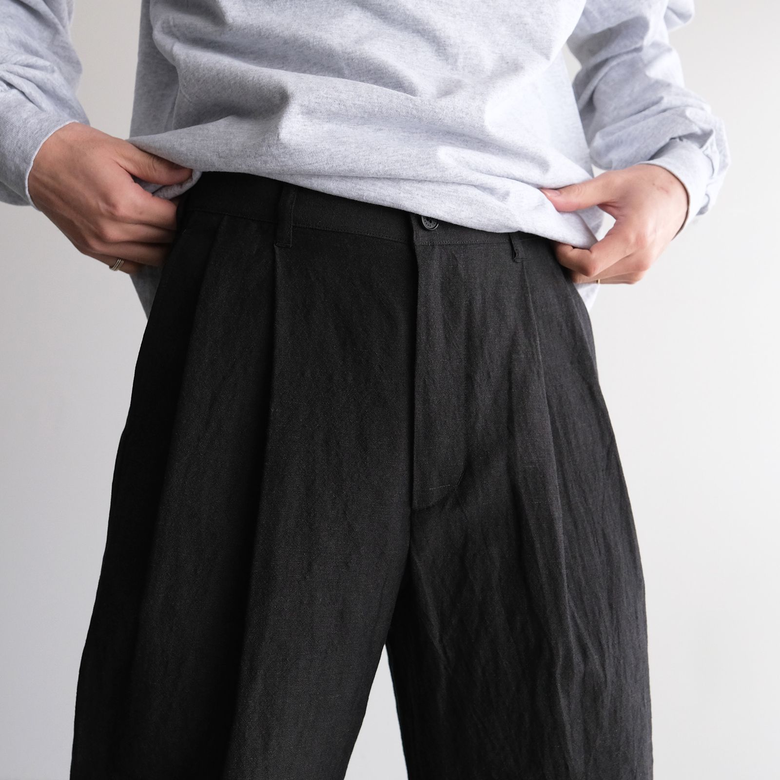 Wool Linen 2Tuck Trousers -パンツ-（Charcoal / チャコール）