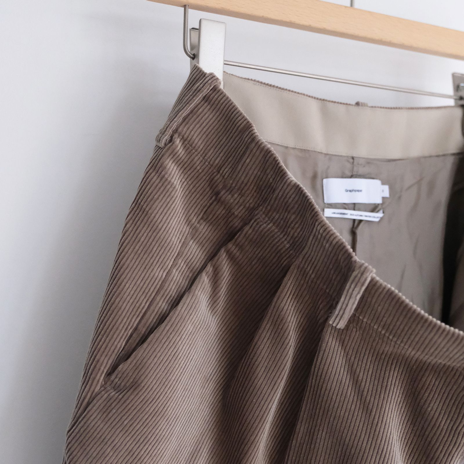 Suvin Corduroy Wide Straight Trousers -パンツ-（Grege / グレージュ）
