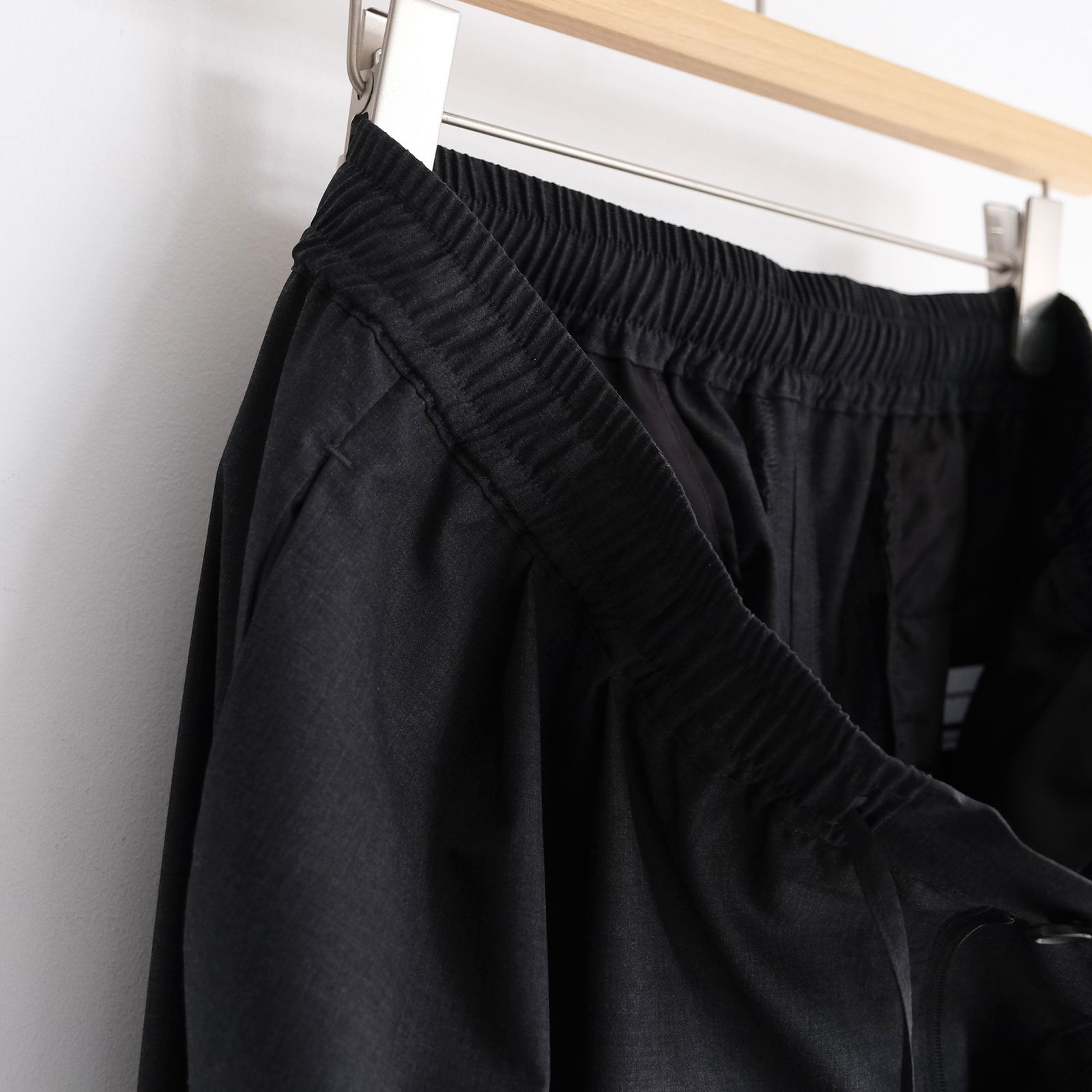 Fine Wool Heather Drawstring Track Pants -パンツ-（Charcoal / チャコール）GM261-40322