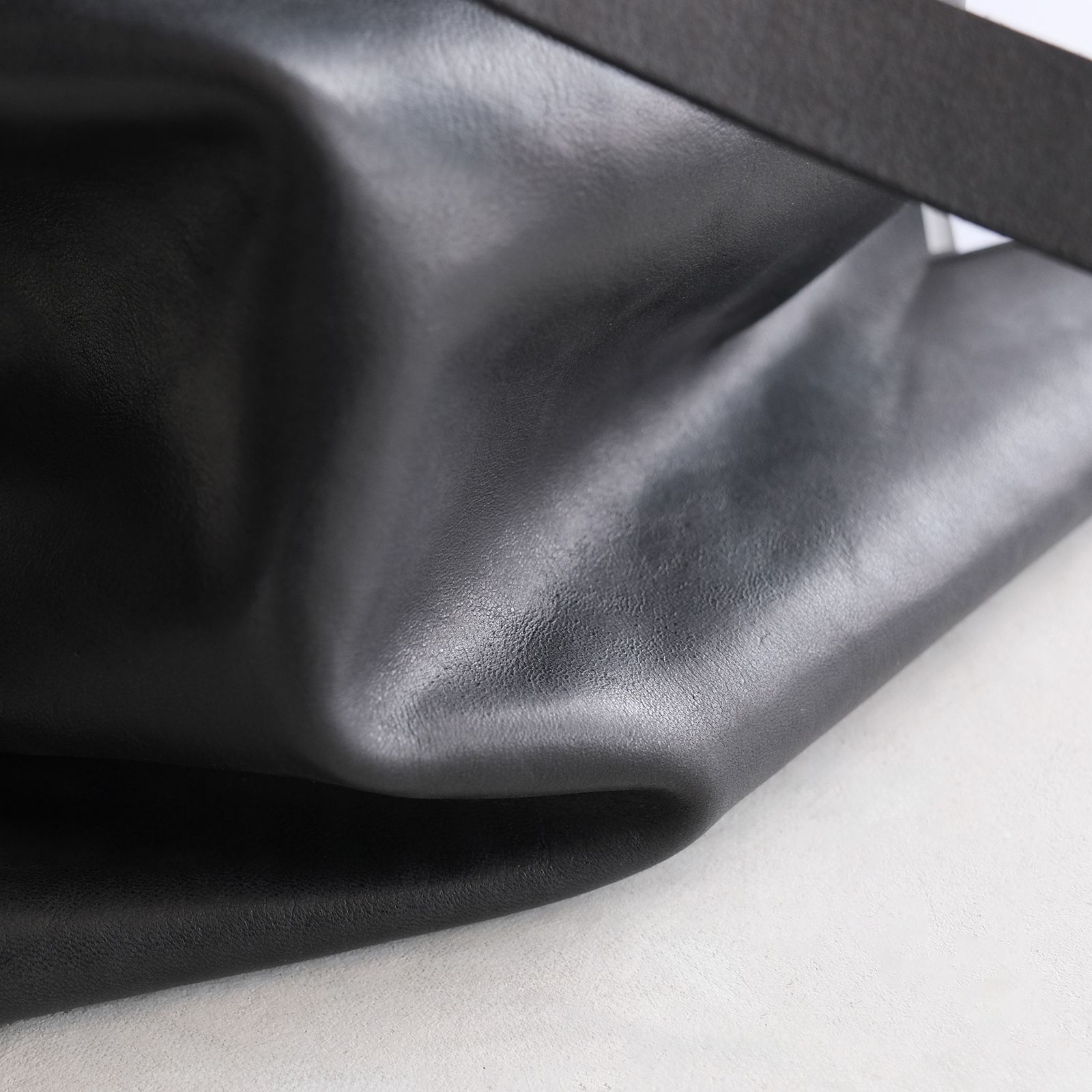 Soft Horse Full Grain Nylon Lining Shoulder Bag -バッグ-（Black / ブラック）