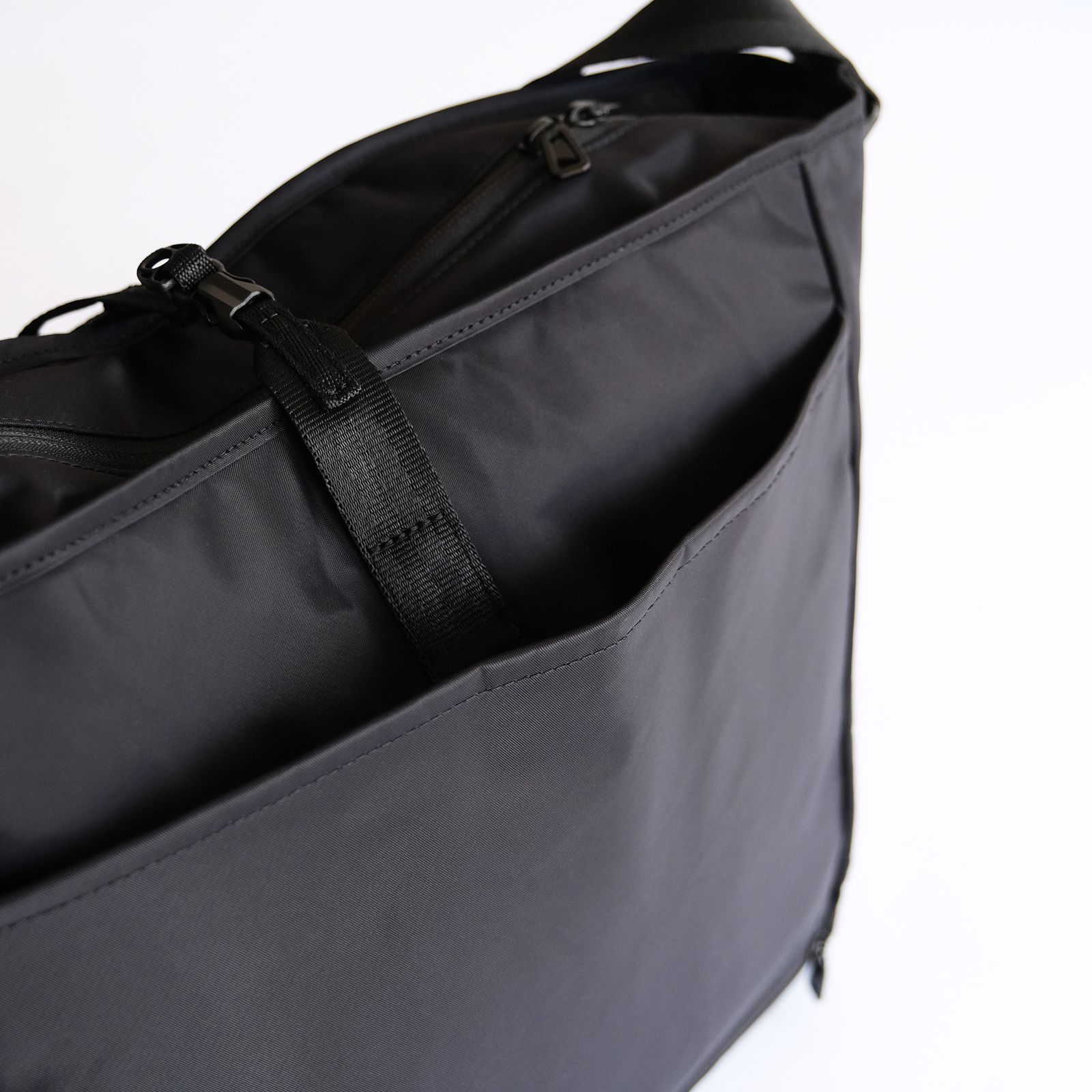 Recycle Twill Courier Shoulder -バッグ-（Black / ブラック）