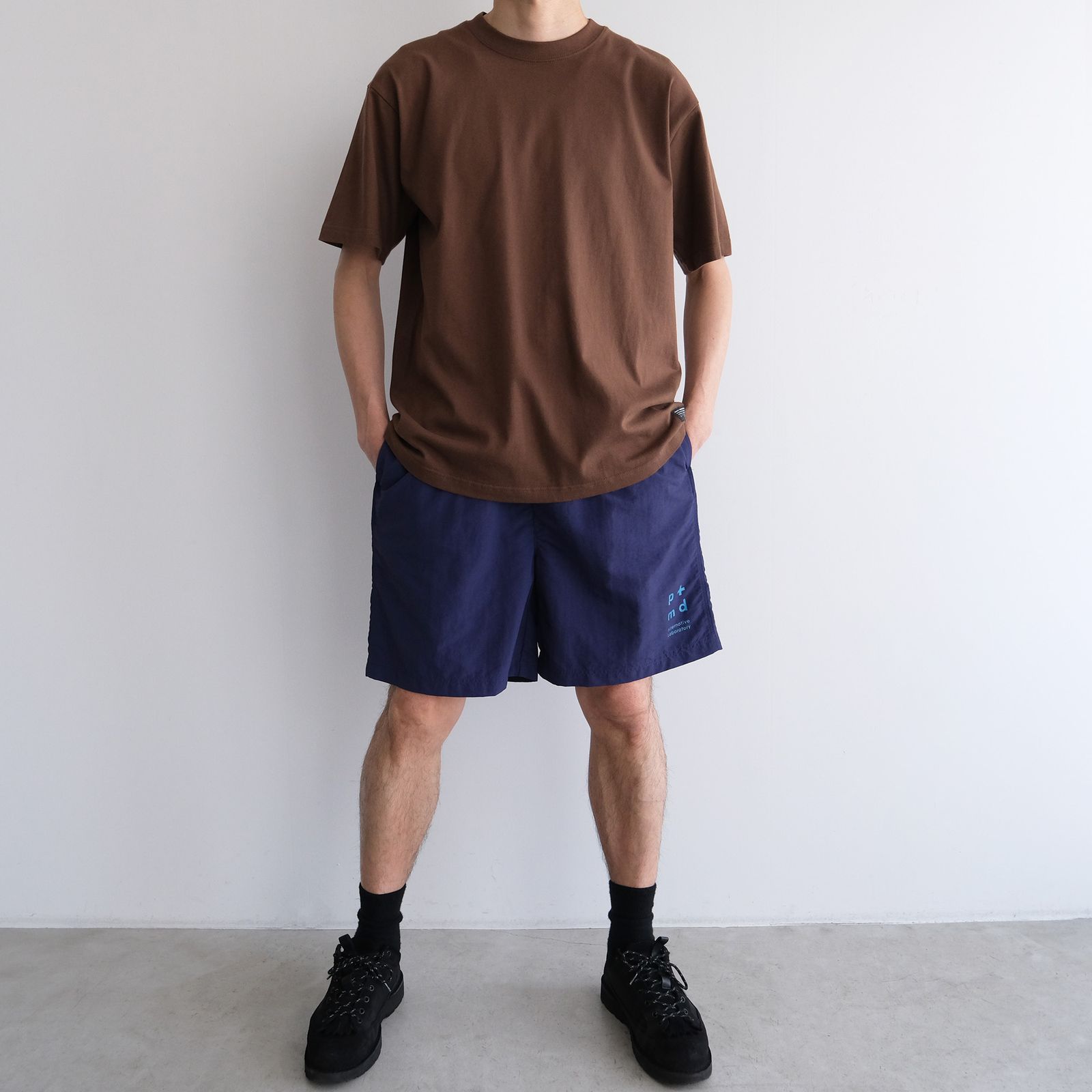 PMD Logo T-Shirt -Tシャツ-（D.Brown / ダークブラウン）