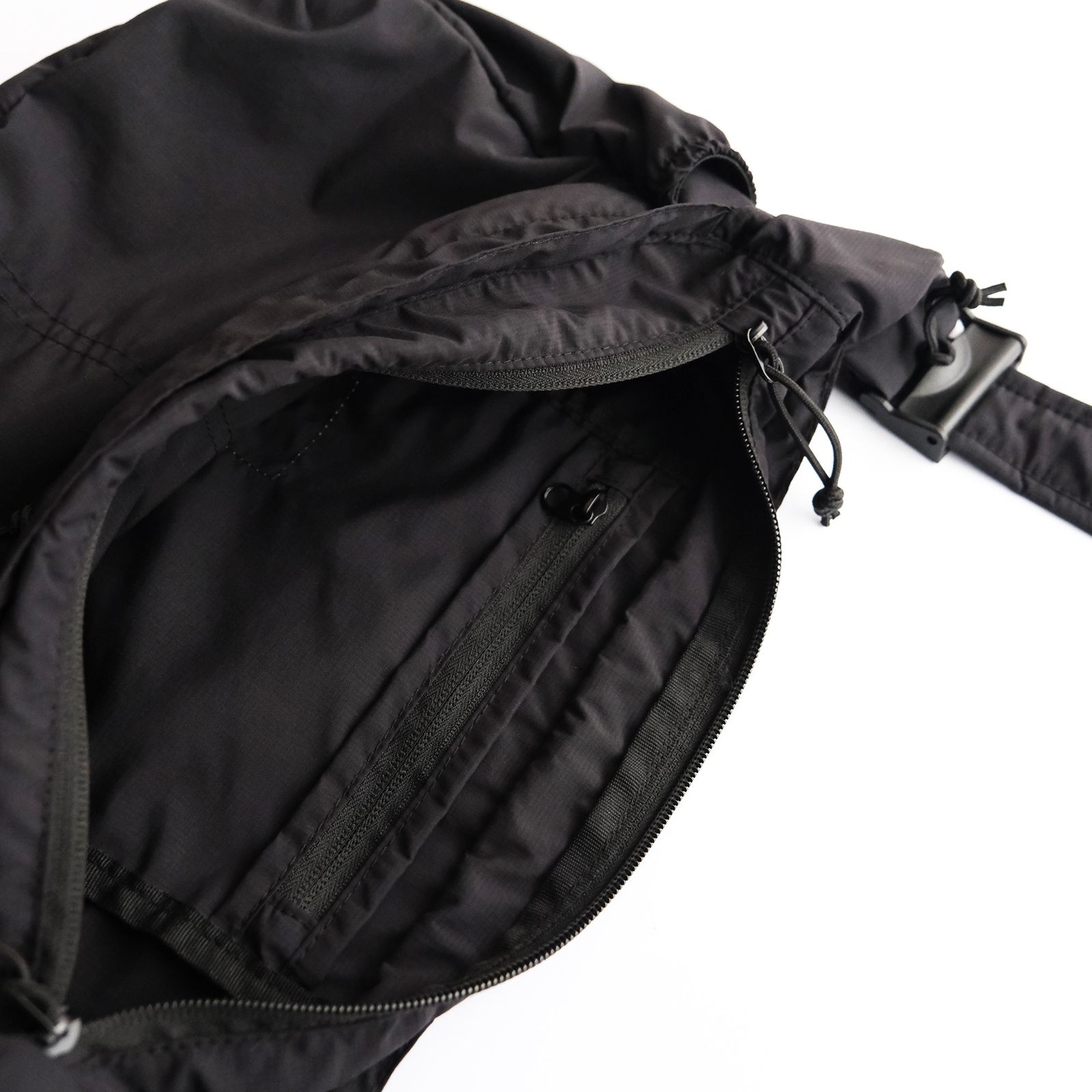 Nylon Shoulder Bag -バッグ-（Black / ブラック）
