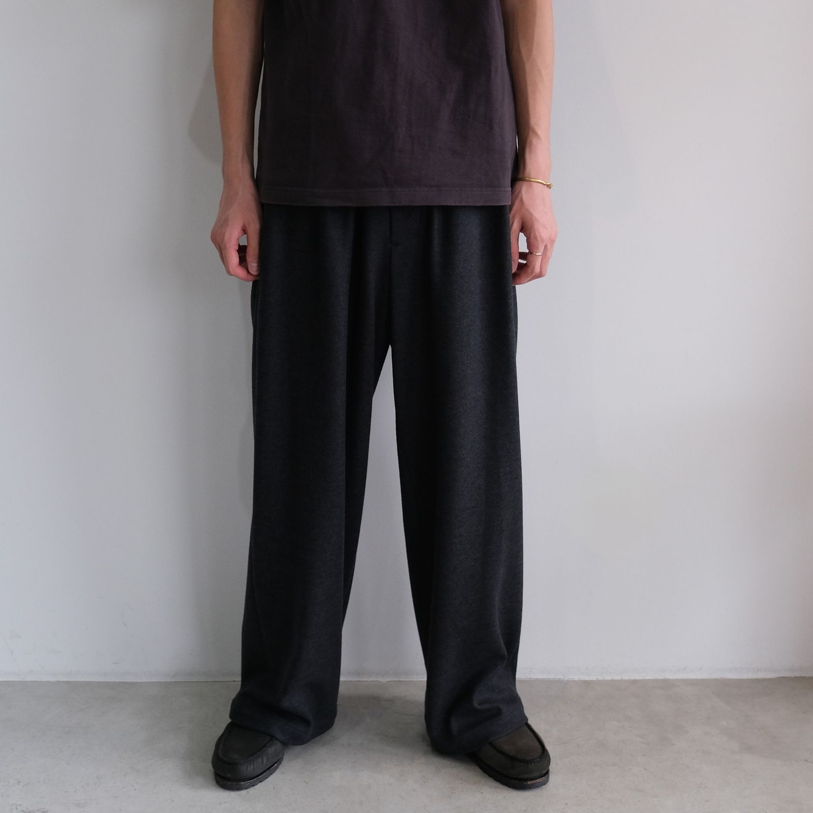Wool Smooth Flannel Easy Wide Pants -パンツ-（Gray / グレー）