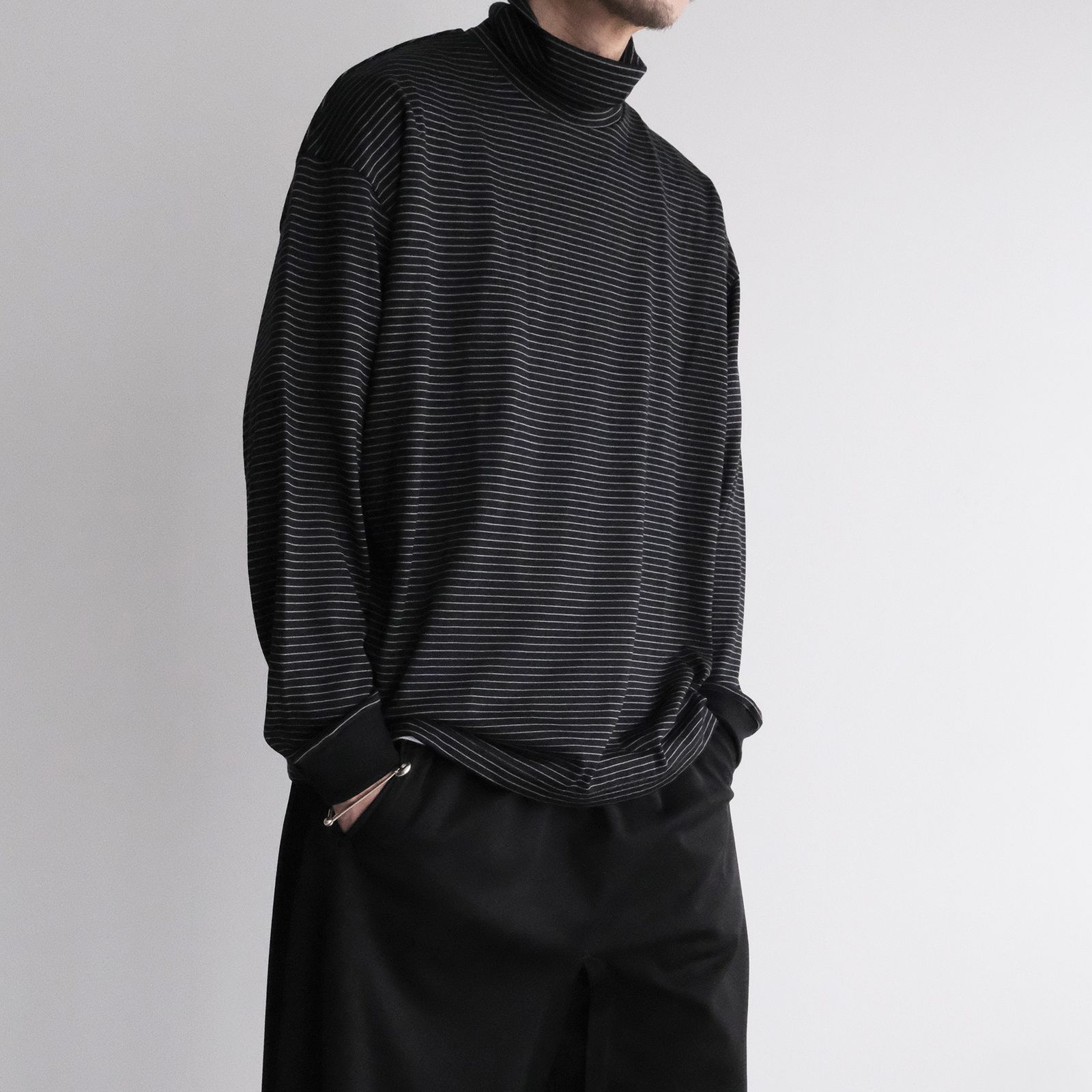 Fine Wool Border L/S Turtle Neck Tee -Tシャツ-（Black×Gray / ブラック×グレー）GU263-70159B