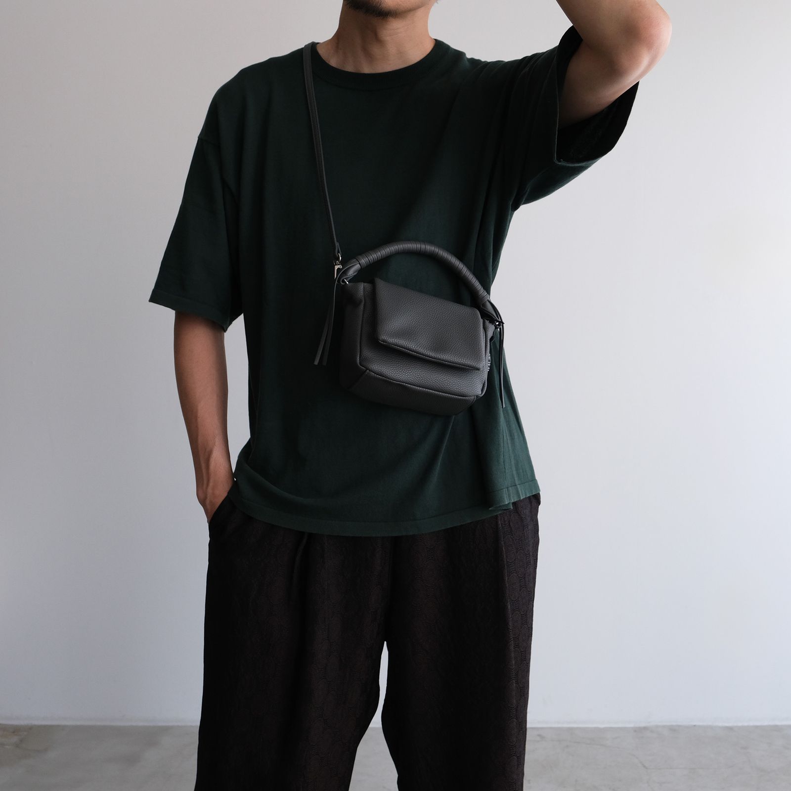 Tech Leather Mini Pouch -バッグ-（Charcoal / チャコール）