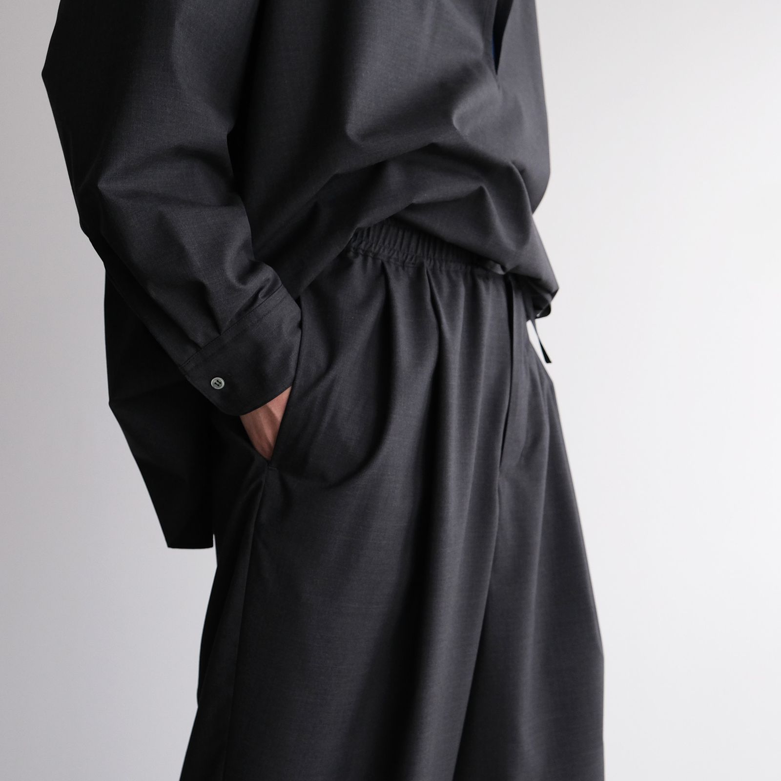 Fine Wool Heather Drawstring Track Pants -パンツ-（Charcoal / チャコール）GM261-40322