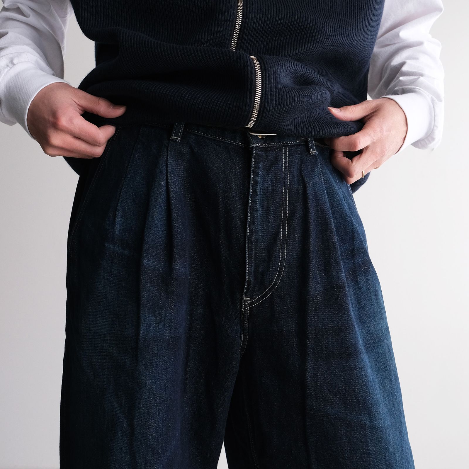 Selvage Denim Two Tuck Pants -デニムパンツ-（Indigo Dark Fade / インディゴダークフェード）GU261-40061DB