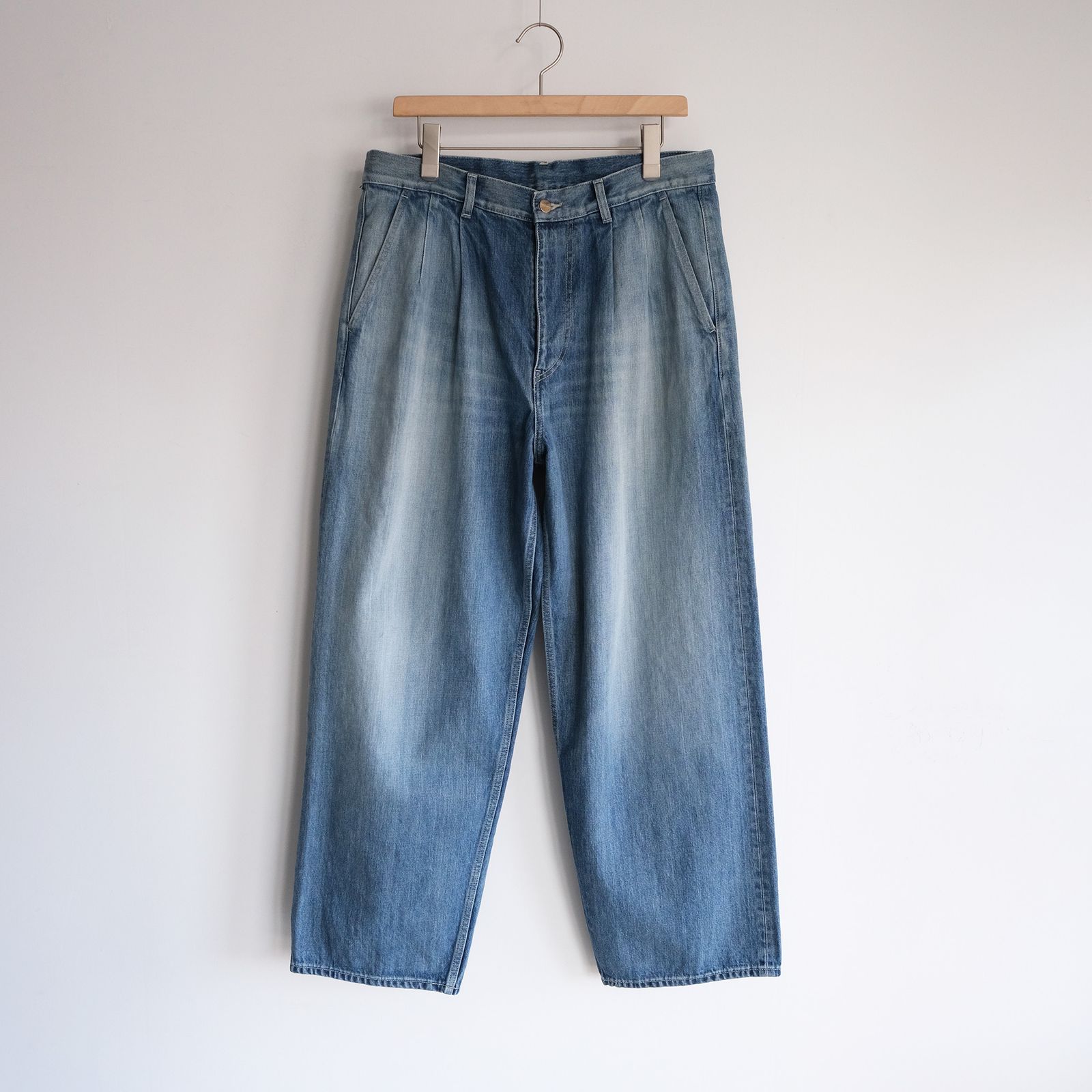 Selvage Denim Two Tuck Pants -デニムパンツ-（Indigo Light Fade / インディゴライトフェード）GU261-40061LB