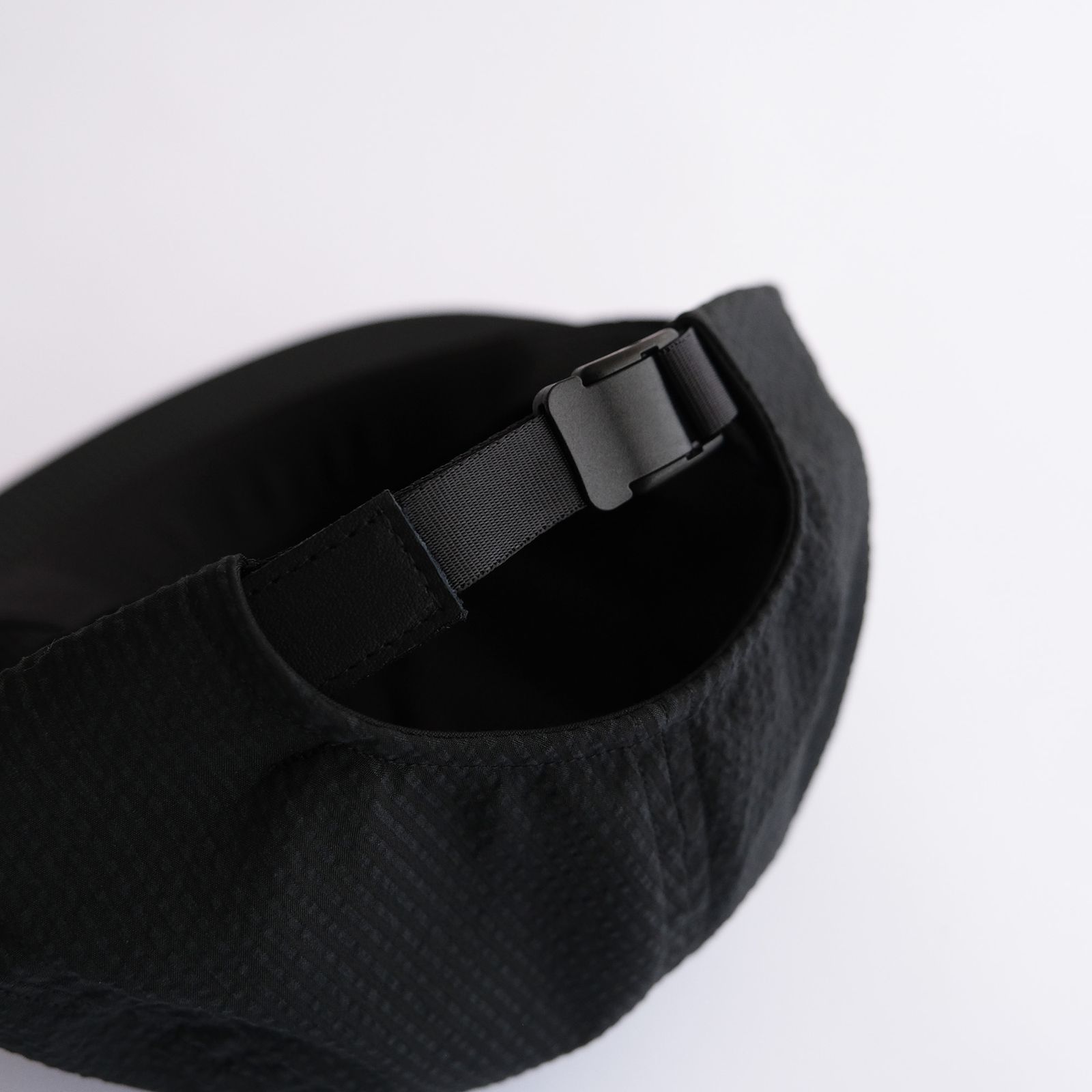 COMES KIOSKSHOP COOLMAX SUCKER CAP ブラック COMES KIOSKSHOP | COOLMAX SUCKER CAP フロントネーム付き