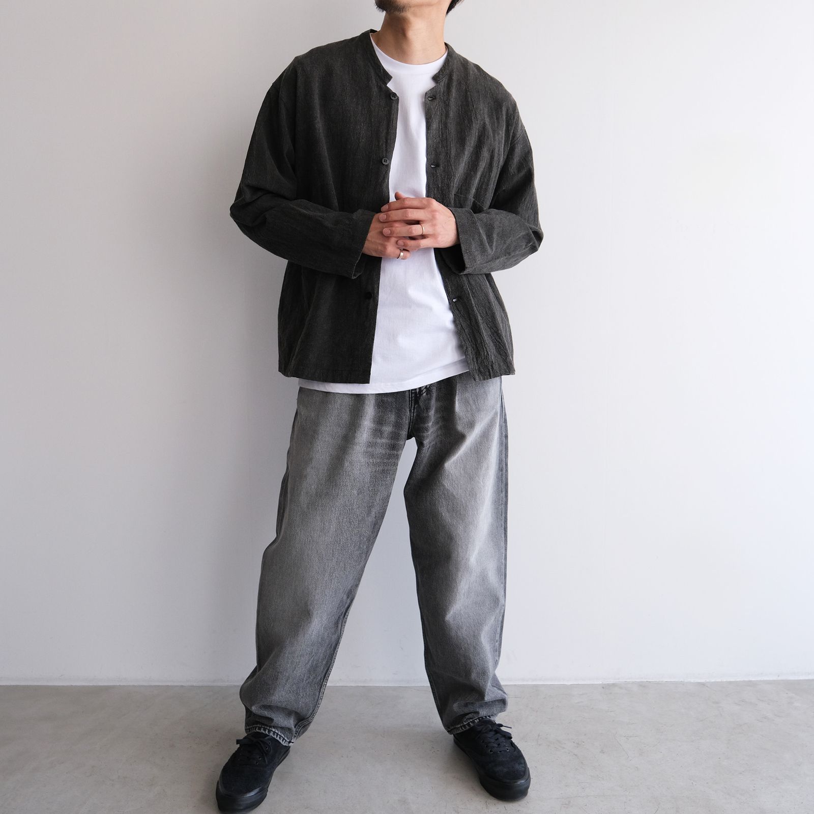 Selvage Denim Two Tuck Tapered Pants -パンツ-（Black Light Fade / ブラックライトフェード）