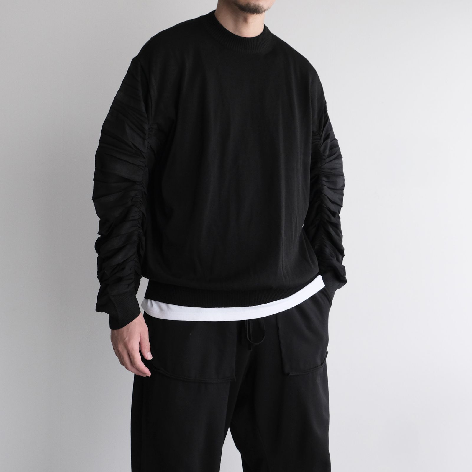 "Shirring" Sleeve Knit -ニット-（Black / ブラック）