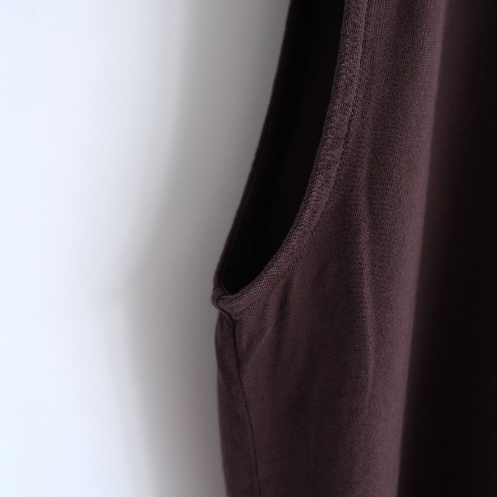 Giza Cotton No Sleeve T-Shirt -ノースリーブ-（Brown / ブラウン）
