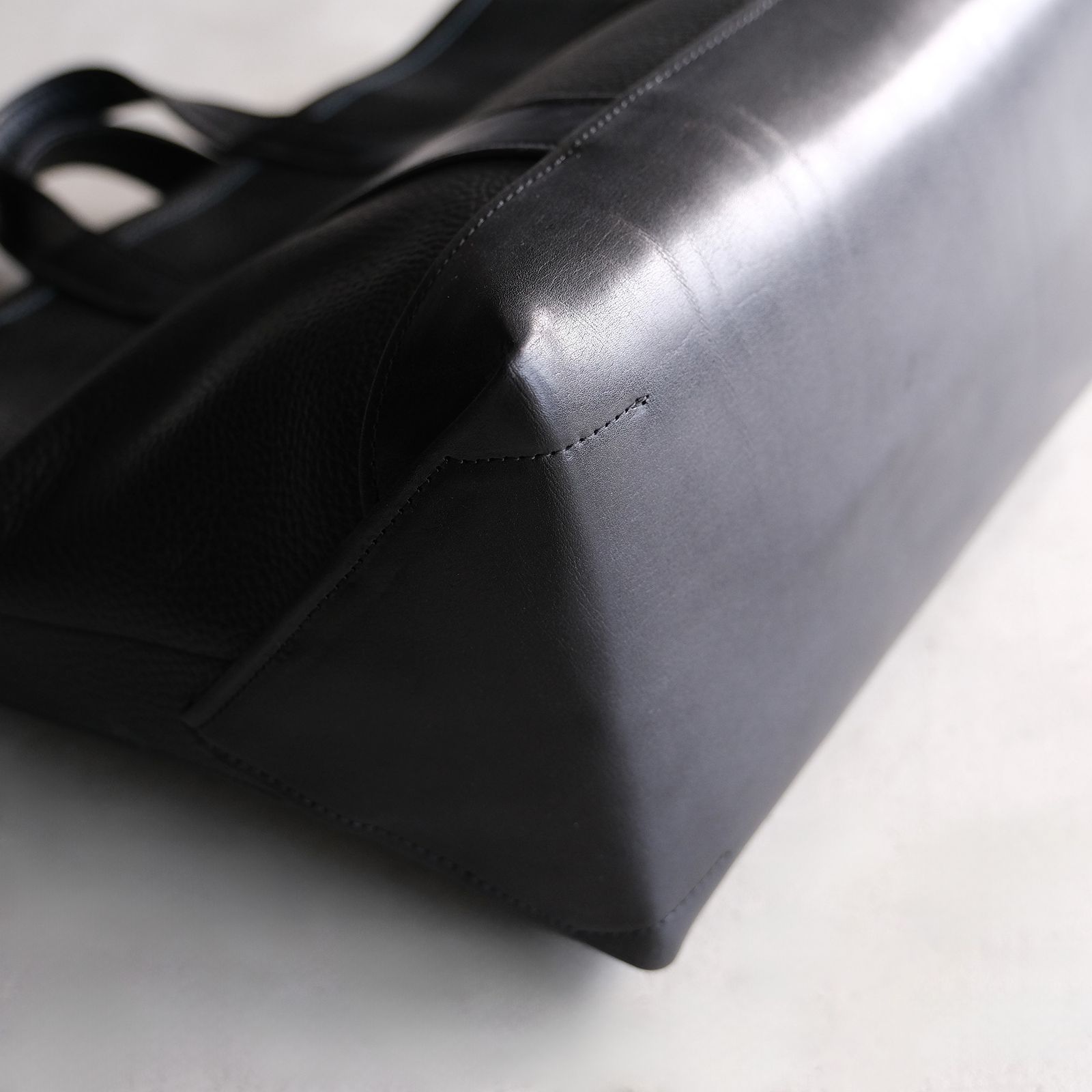 Day Tote Bag M -バッグ-（Black / ブラック）