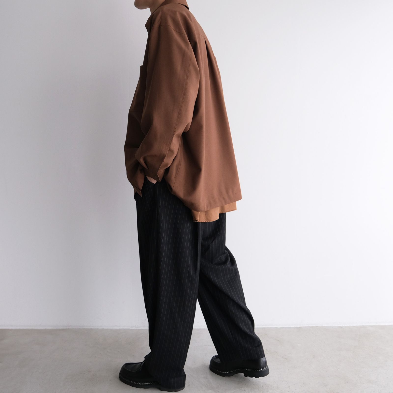 Silocon Poplin Oversized Band Collar Shirt -シャツ-（Brown / ブラウン）