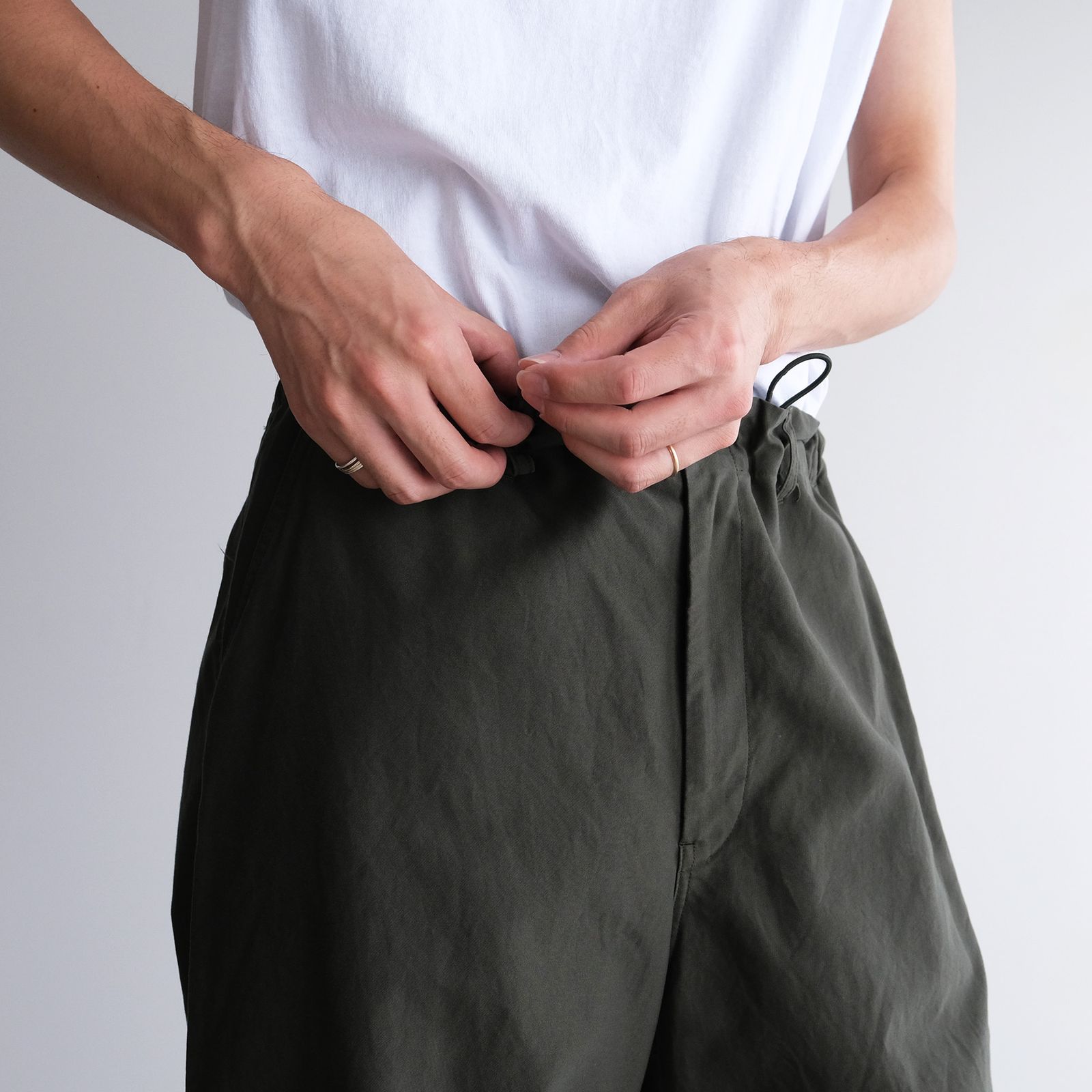 Cotton Cupro Back Satin Military Pants -パンツ-（Green / グリーン）