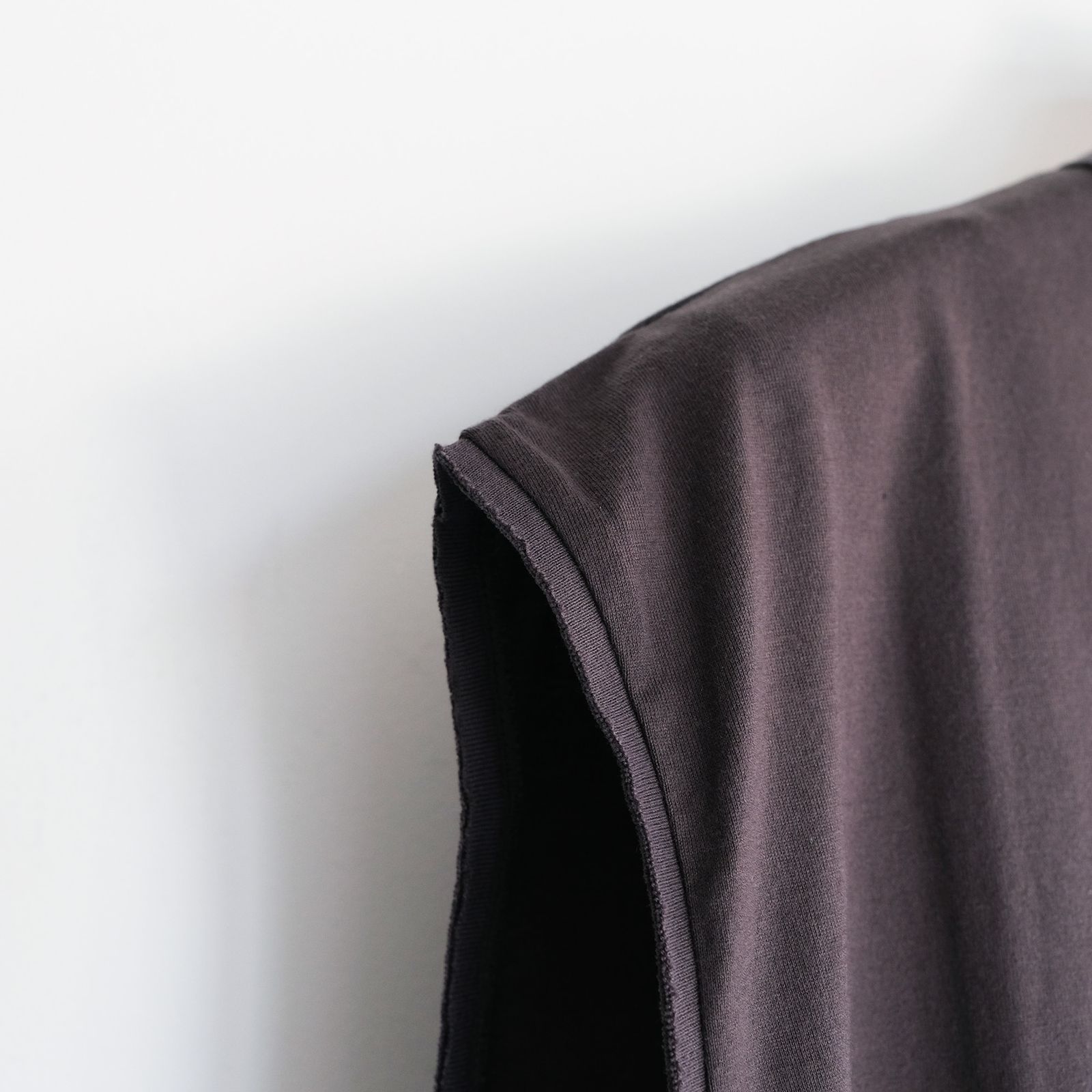 Sleeve Less T-Shirts -タンクトップ-（Charcoal / チャコール）