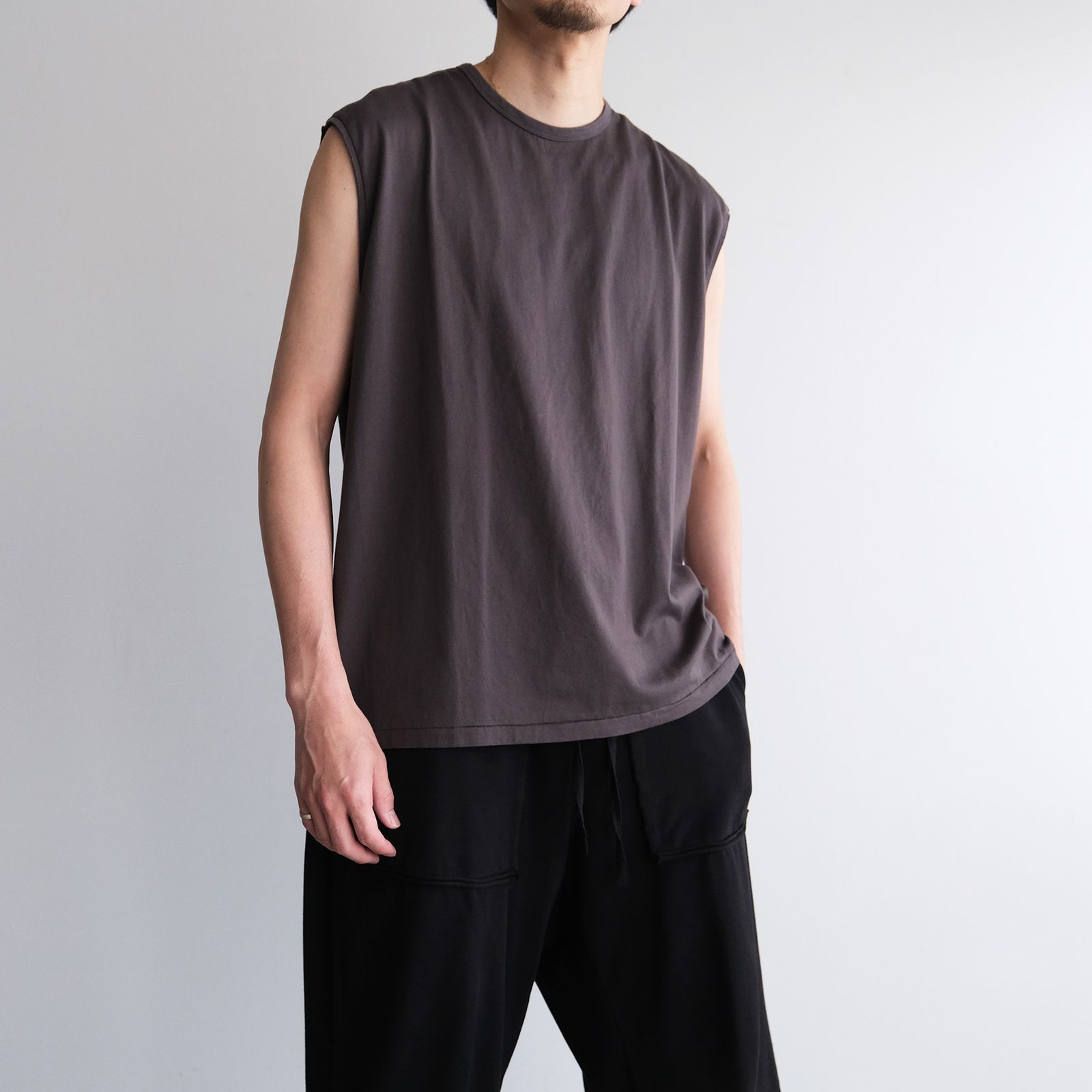 Sleeve Less T-Shirts -タンクトップ-（Charcoal / チャコール）