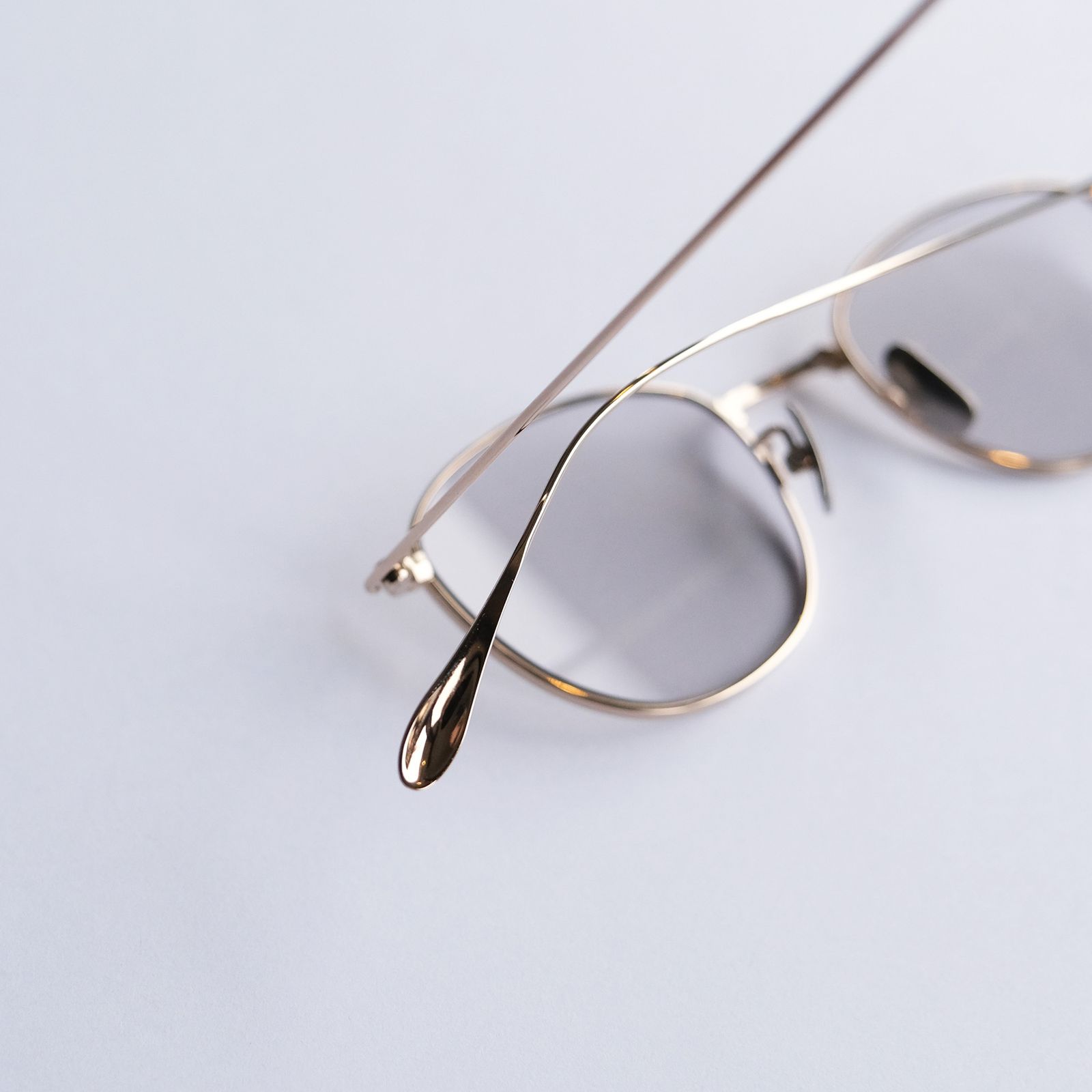 "KOUGETSU" Champagne Gold × Clear to D.Gray (調光モデル) -サングラス-