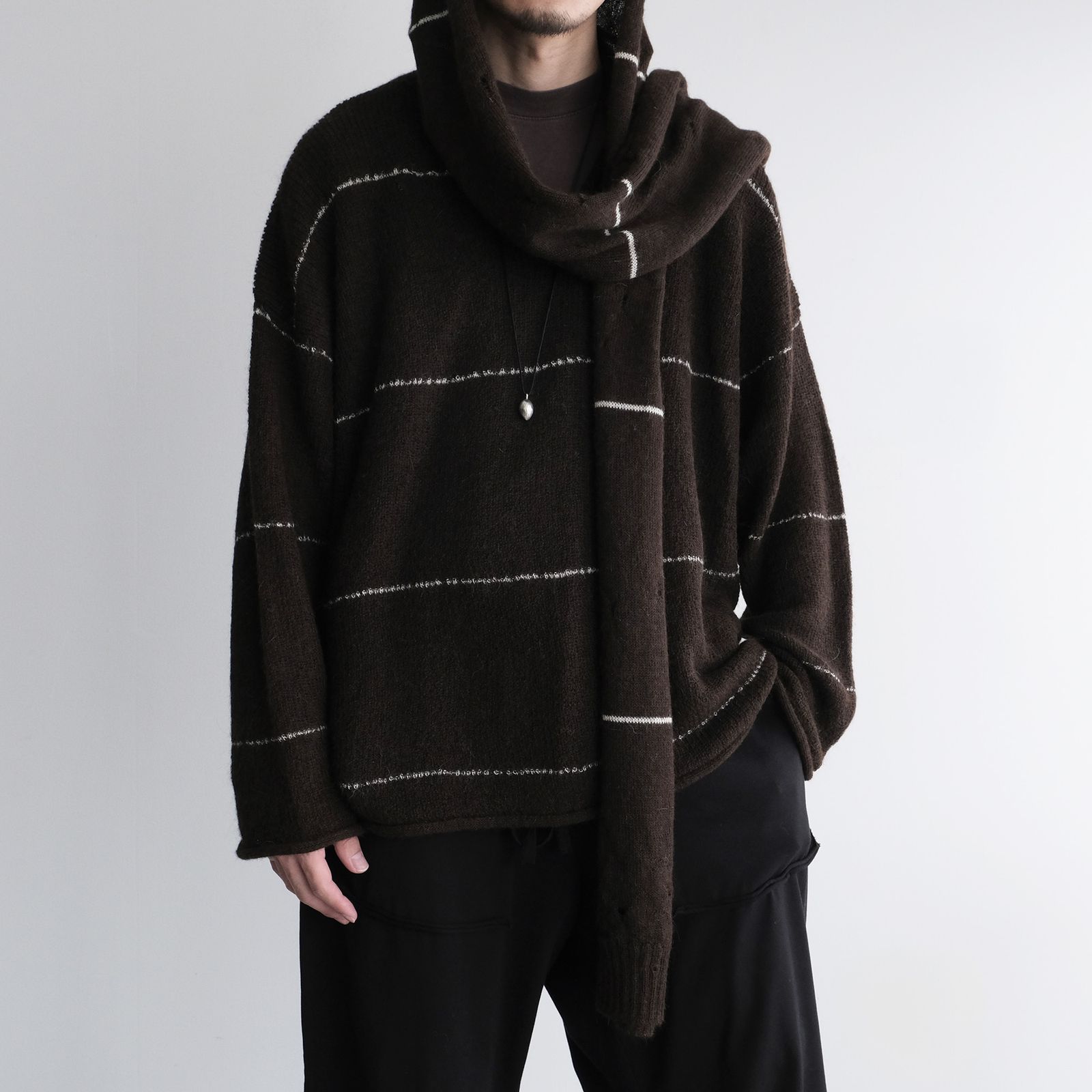 V-Neck Line Border Sweater -ニット-（Brown / ブラウン）