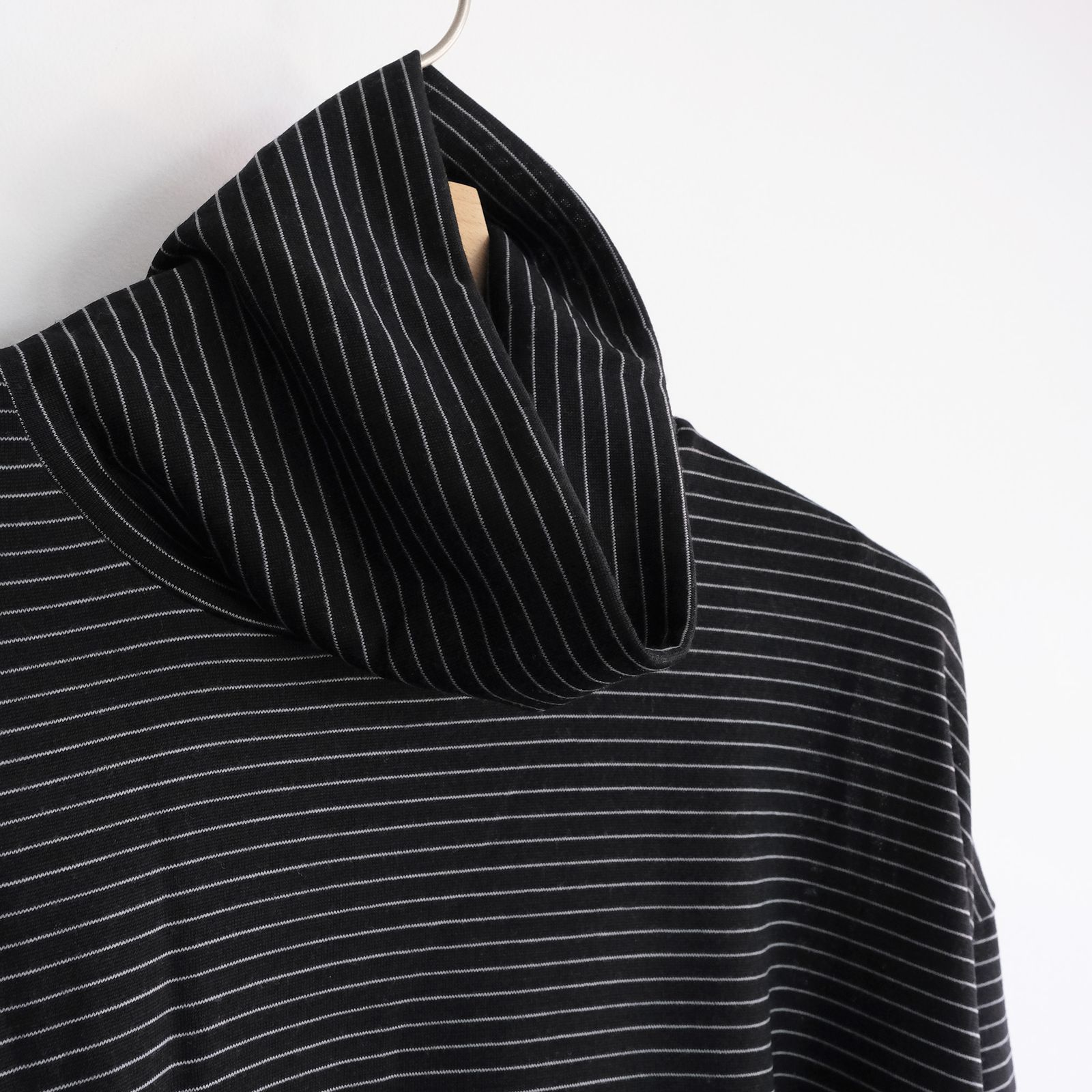 Fine Wool Border L/S Turtle Neck Tee -Tシャツ-（Black×Gray / ブラック×グレー）GU263-70159B