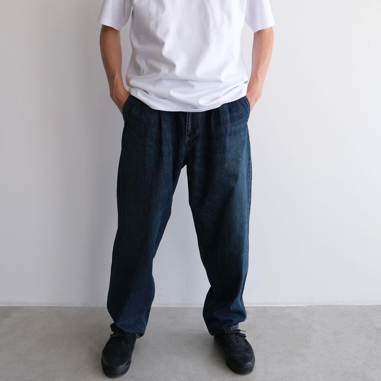 Men'sモデル身長182cm、体重68kg（着用サイズ：3）