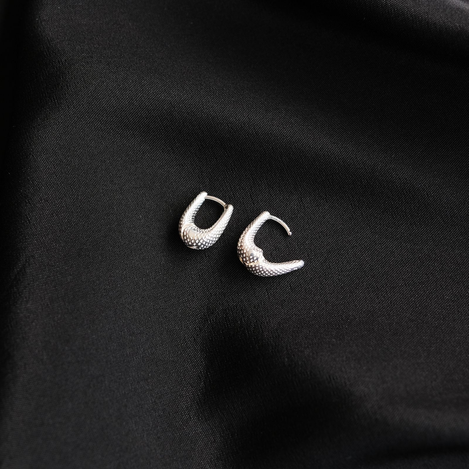 Tiny Tiny Dot Puffy Hoops -ピアス-（Silver 925 / シルバー925）