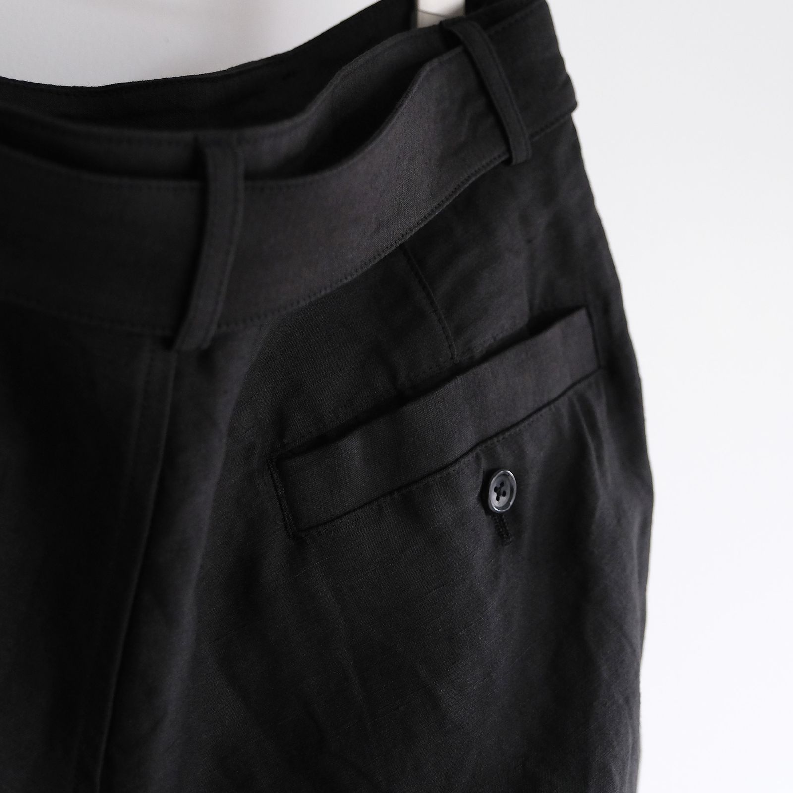 Linen Cupro Back Satin Belted Pants -パンツ-（Black / ブラック）GM261-40371