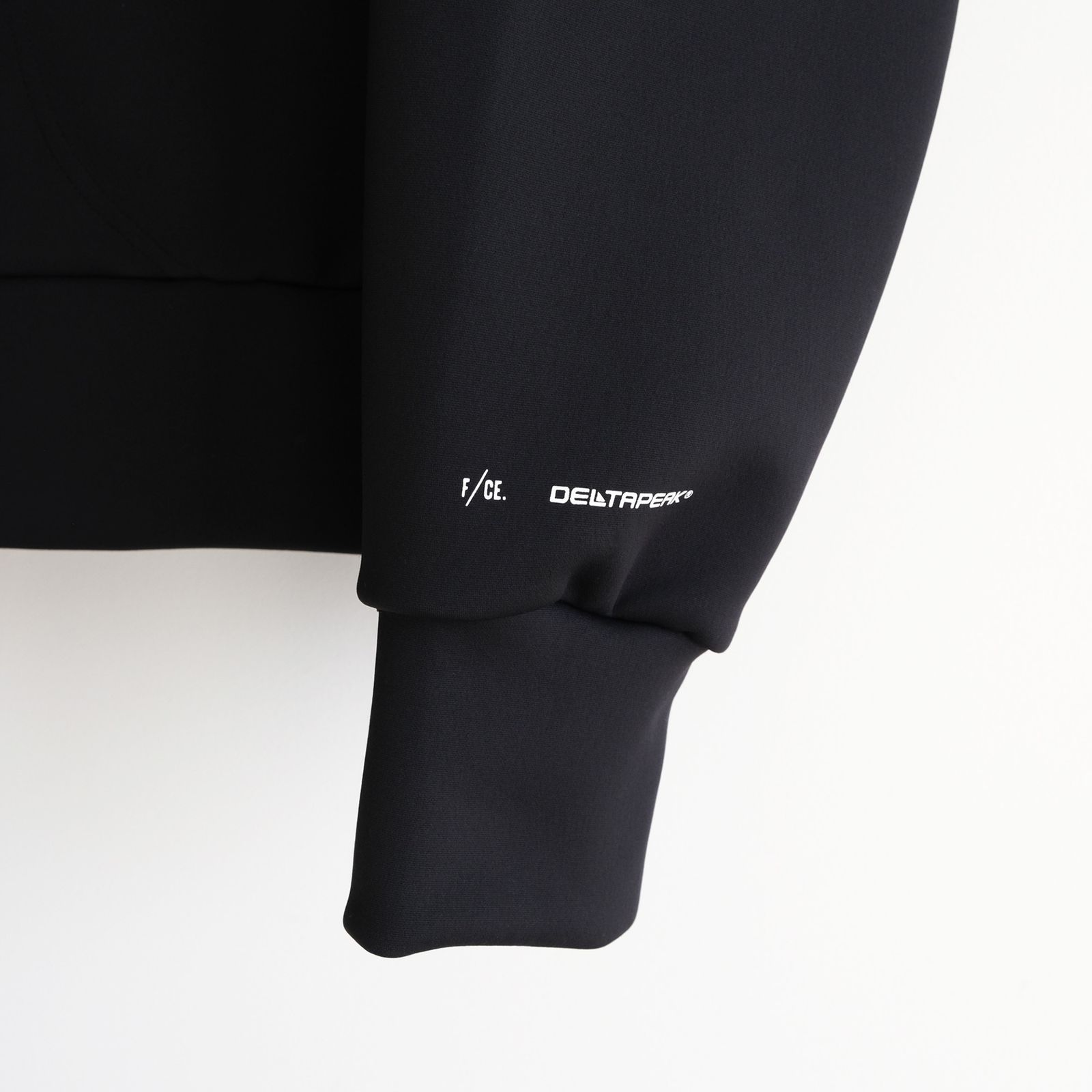 Deltapeak Tech Hoodie -パーカー-（Black / ブラック）