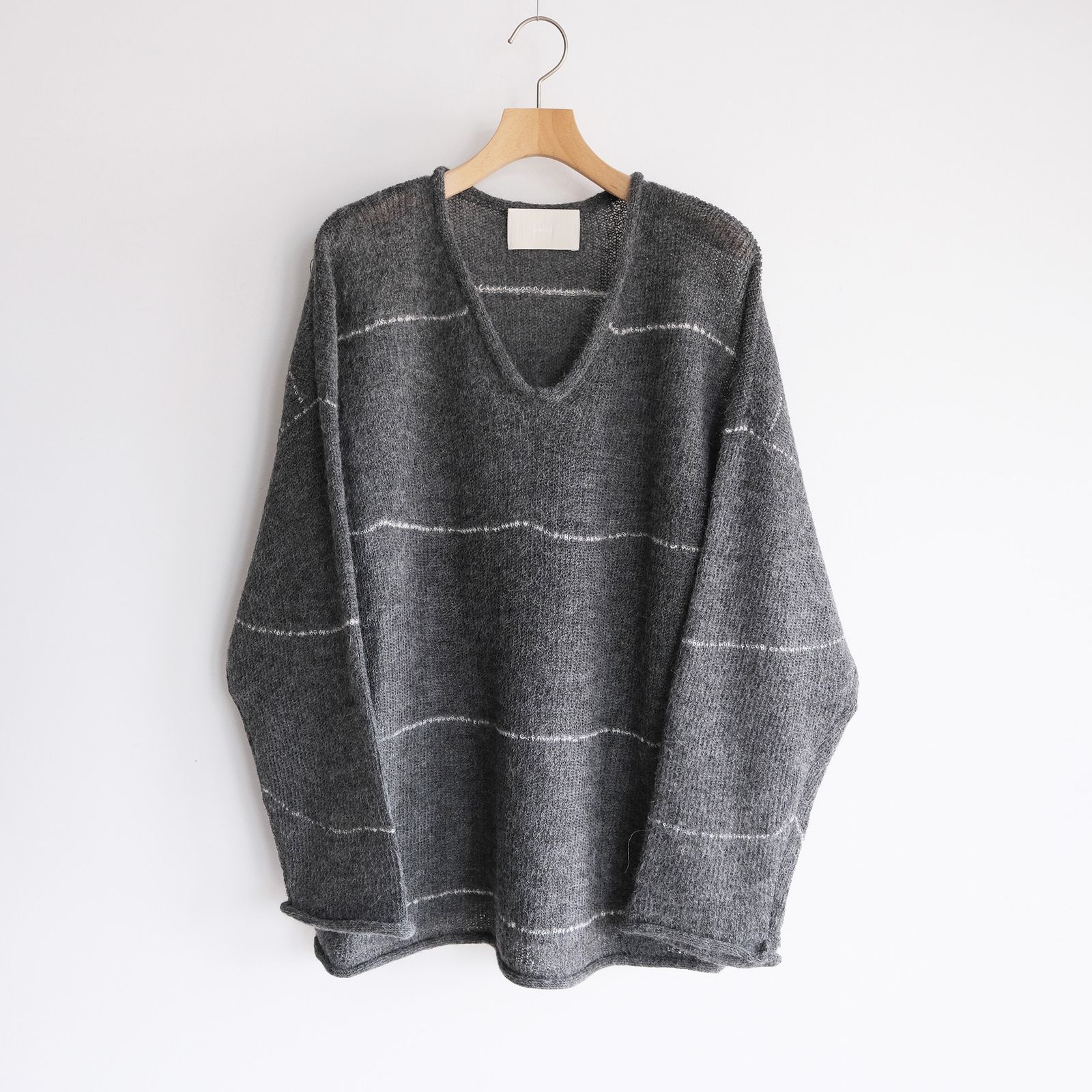V-Neck Line Border Sweater -ニット-（Gray / グレー）