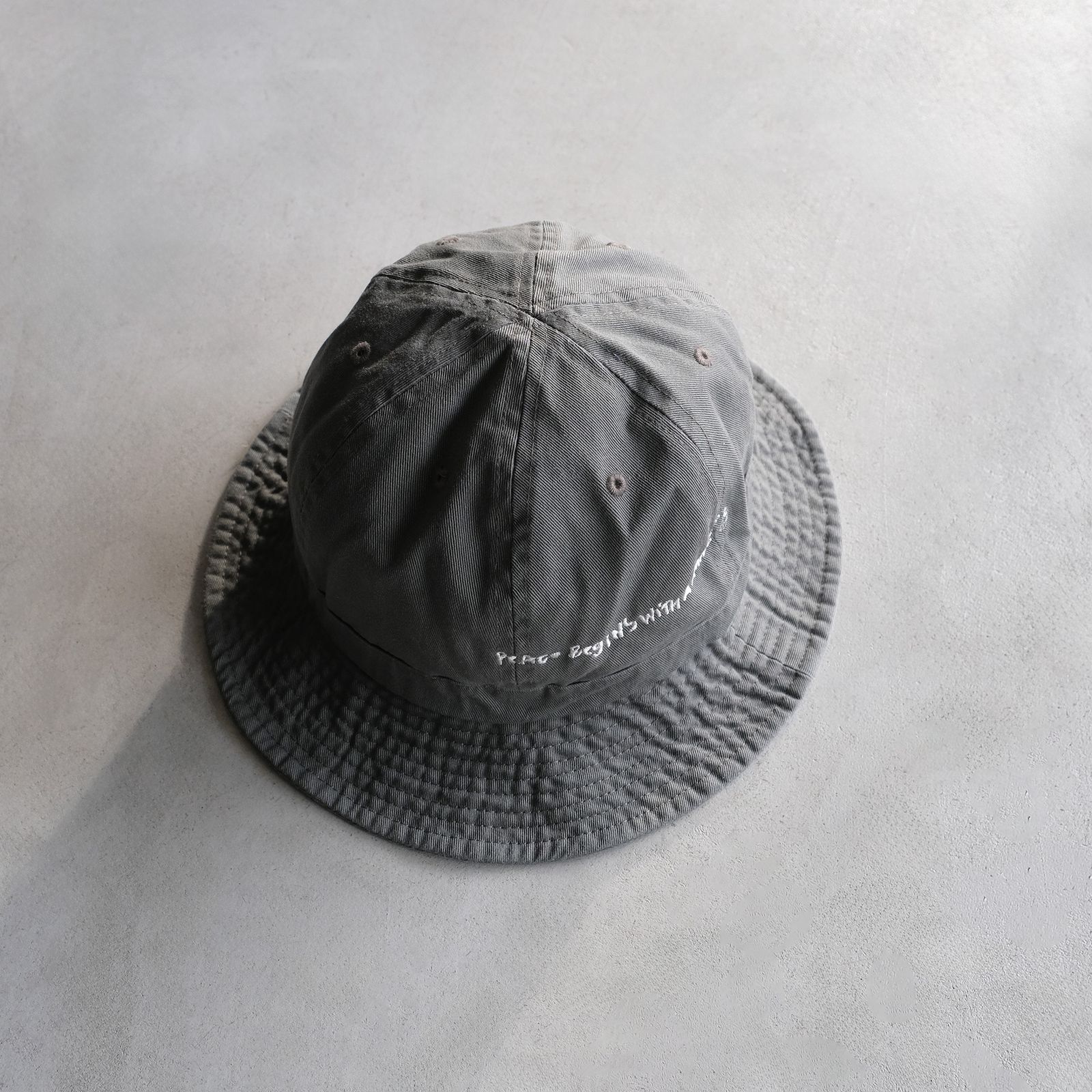 Embroidered Metro Hat -ハット-（Greige / グレージュ）