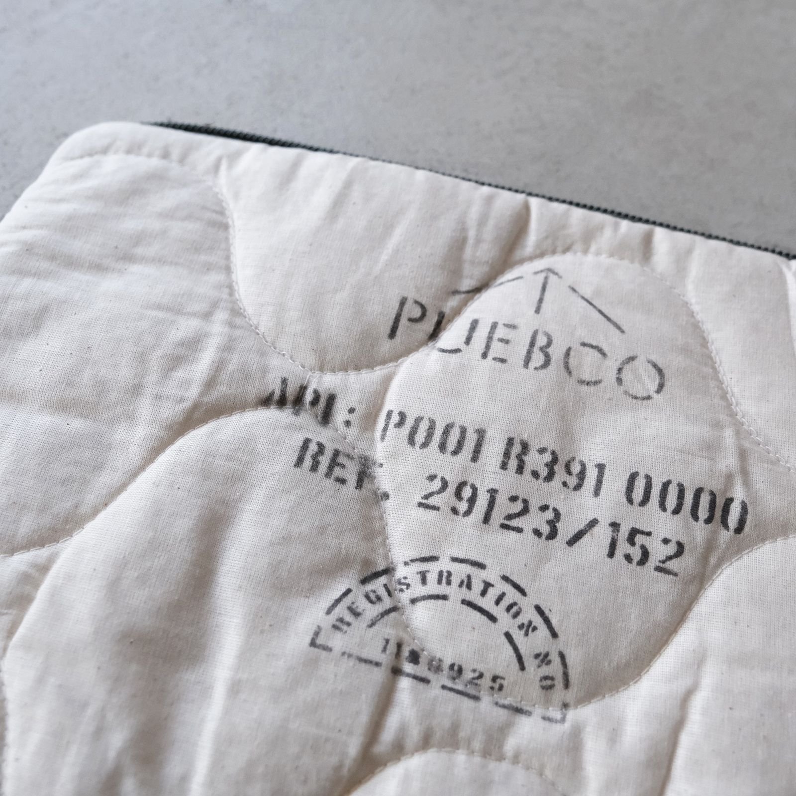 Quilted Laptop Case 13（Ivory / アイボリー）