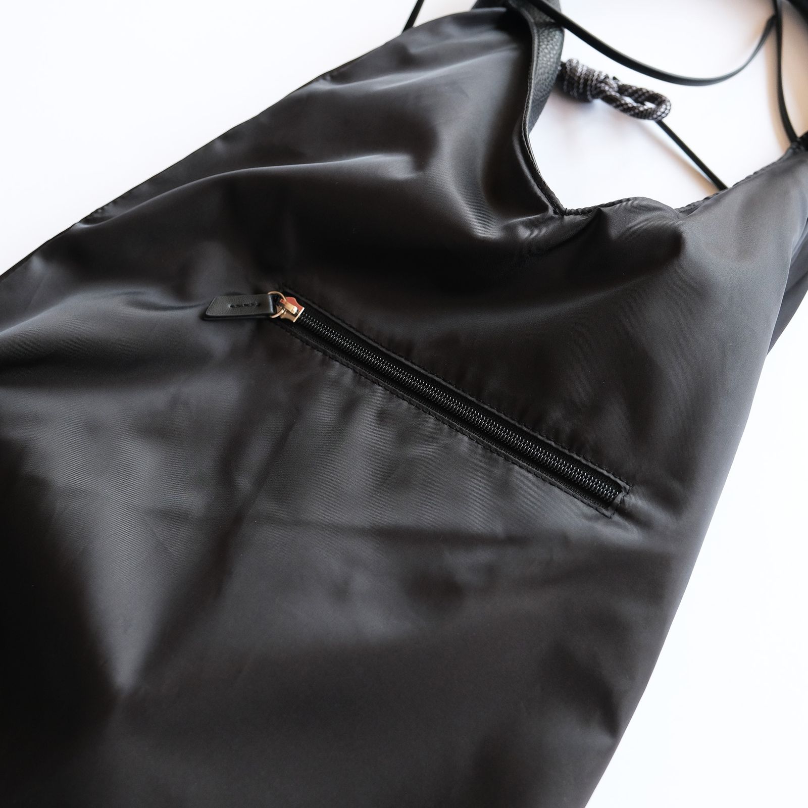 Tech Leather Wrapping Handle Tote -バッグ-（Black / ブラック）